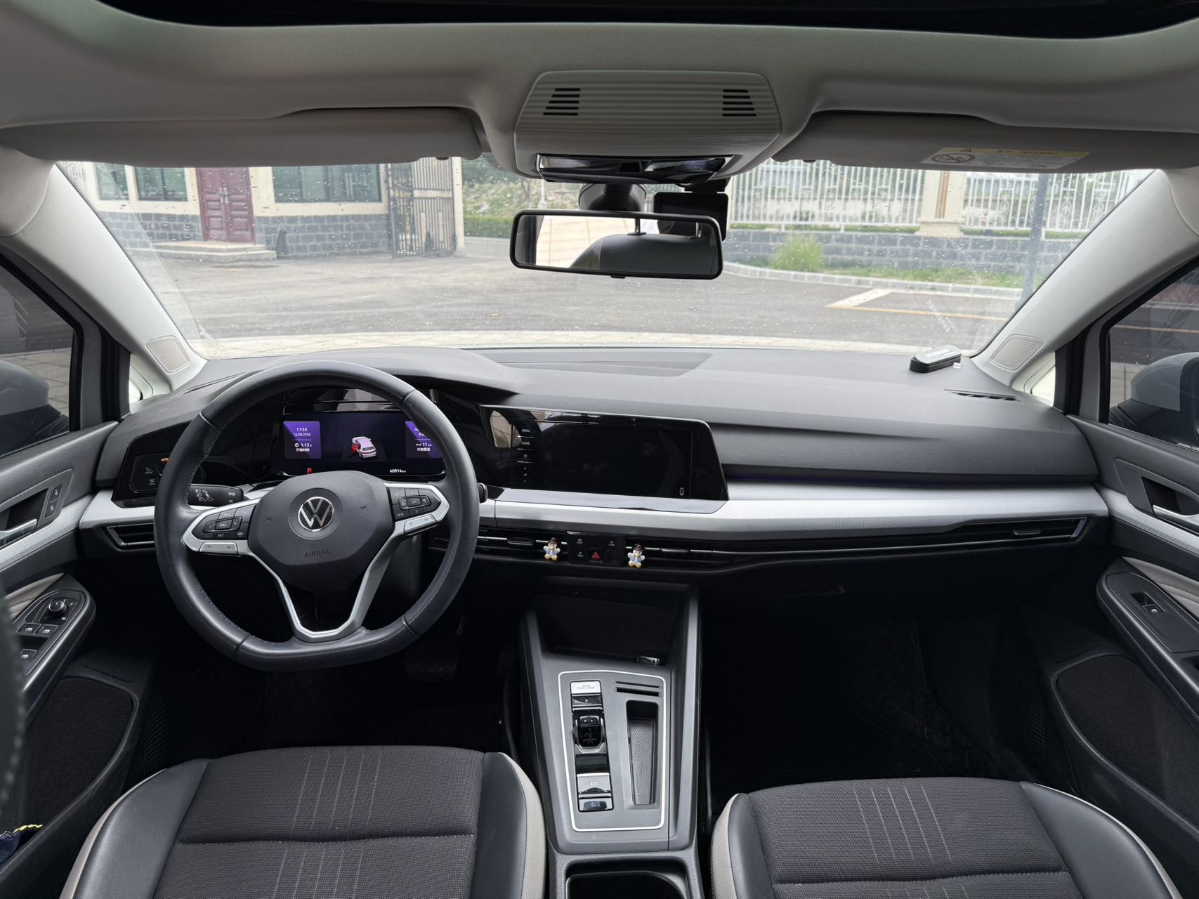 Volkswagen Golf 2022 car image #7