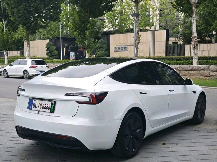 Tesla Model 3 2025 #9 Tesla Model 3 2025 car image #9
