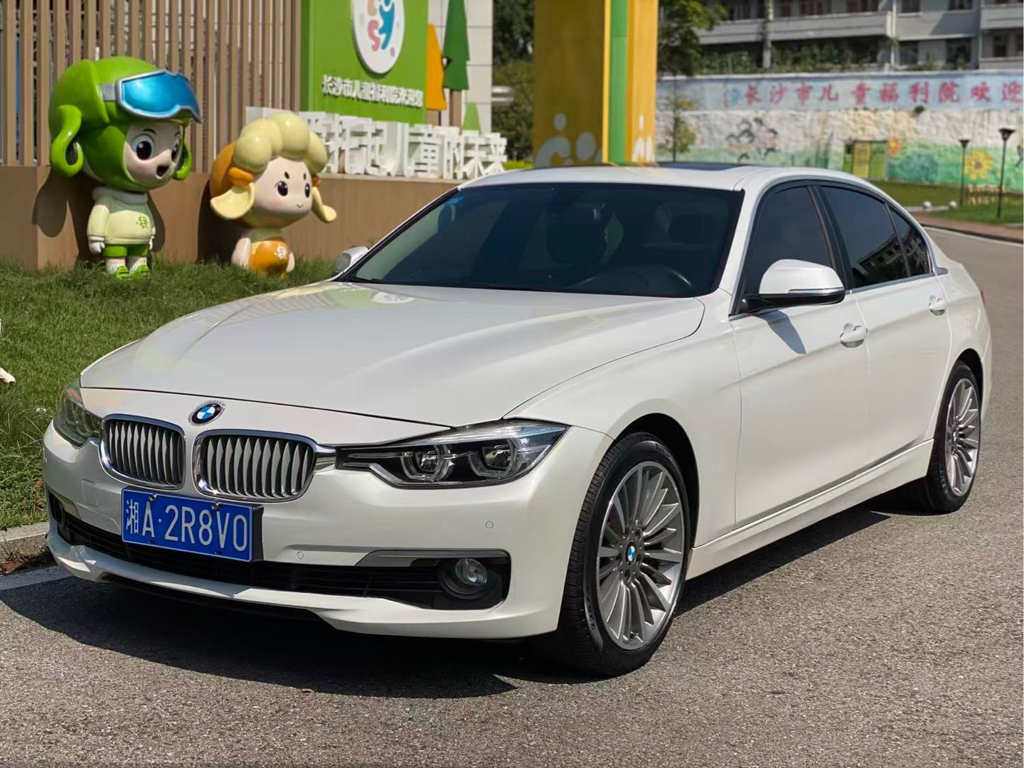 BMW 3 Series 2019 #2 BMW 3 Series 2019 car image #2