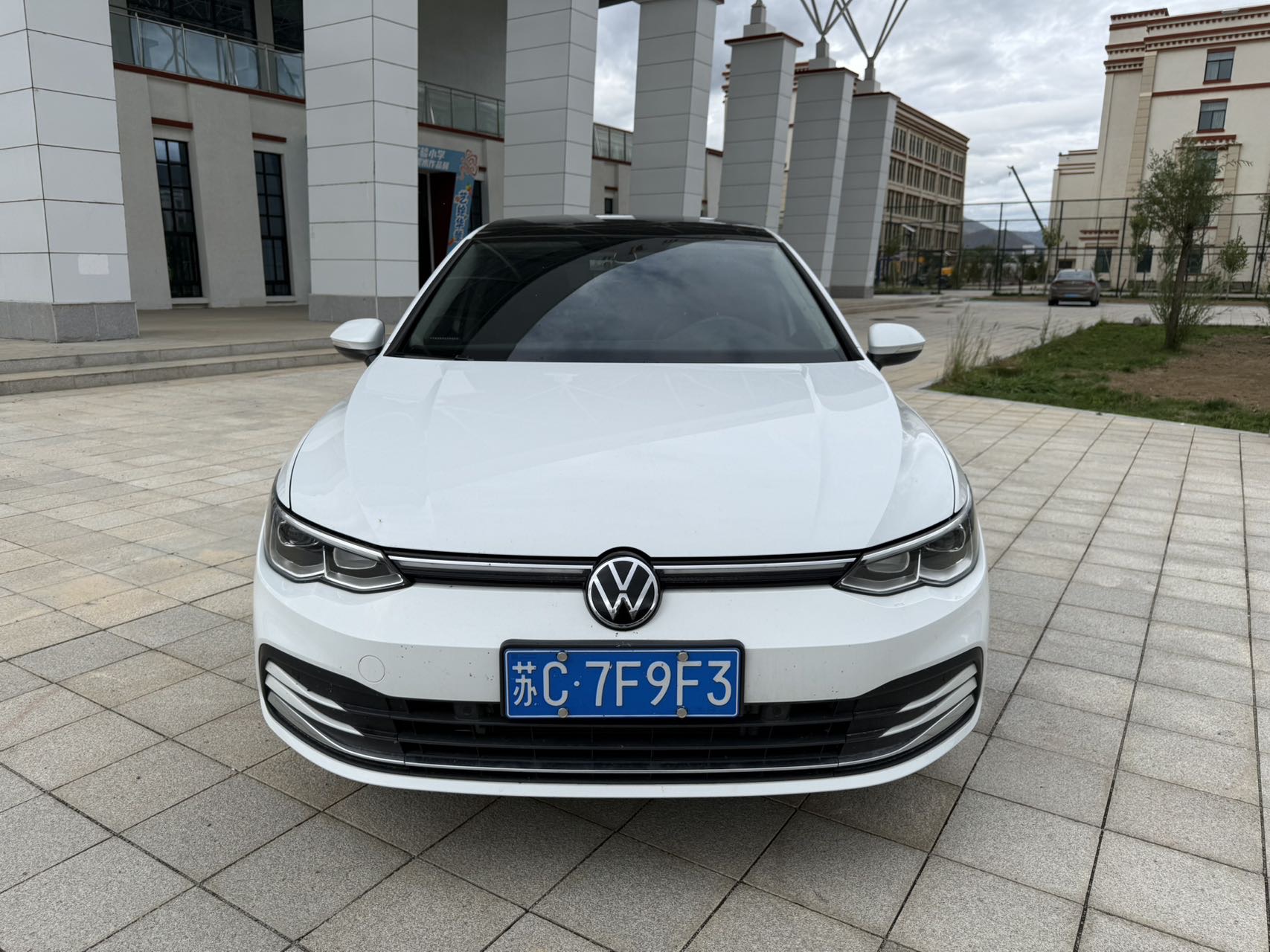 Volkswagen Golf 2022 car image #4