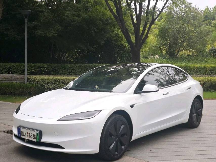 Tesla Model 3 2025 #2 Tesla Model 3 2025 car image #2