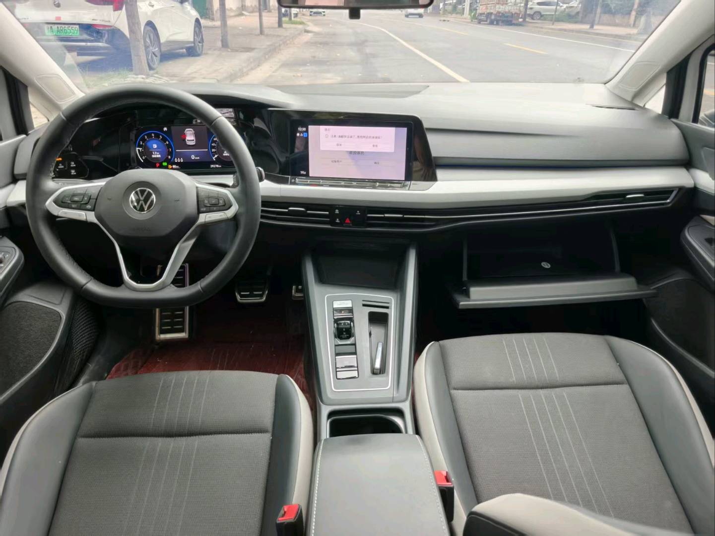 Volkswagen Golf 2022 car image #4