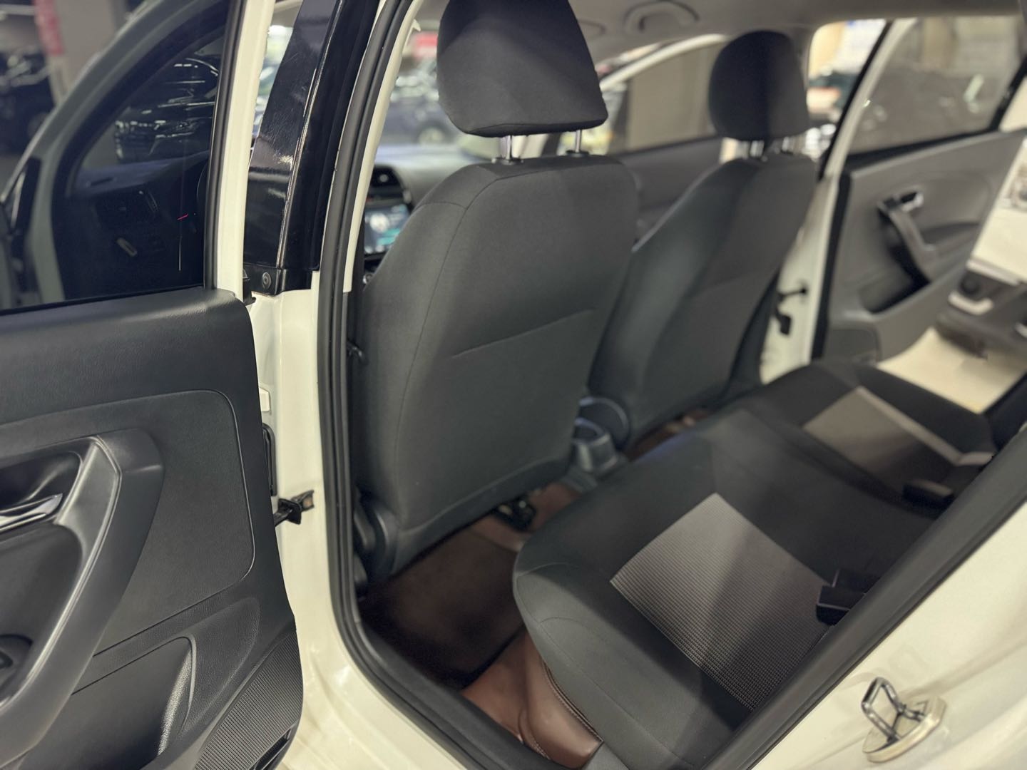 Volkswagen Polo 2018 car image #8