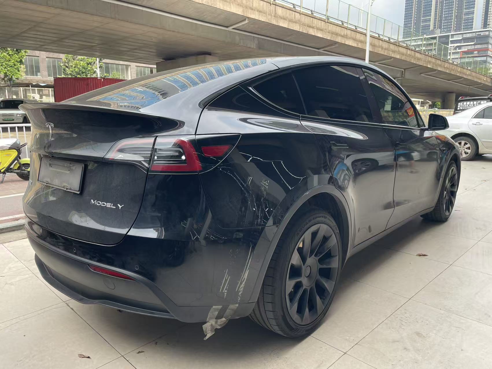 Tesla Model Y 2021 car image #7