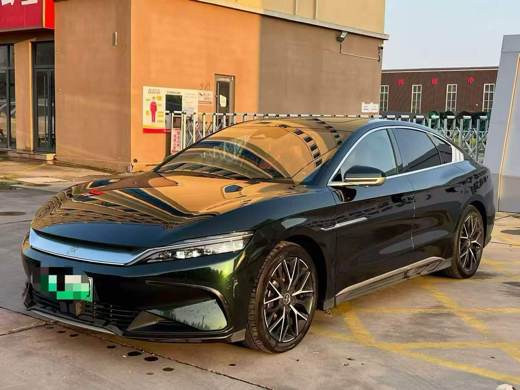 BYD Han 2023 BYD Han 2023 immagine di auto