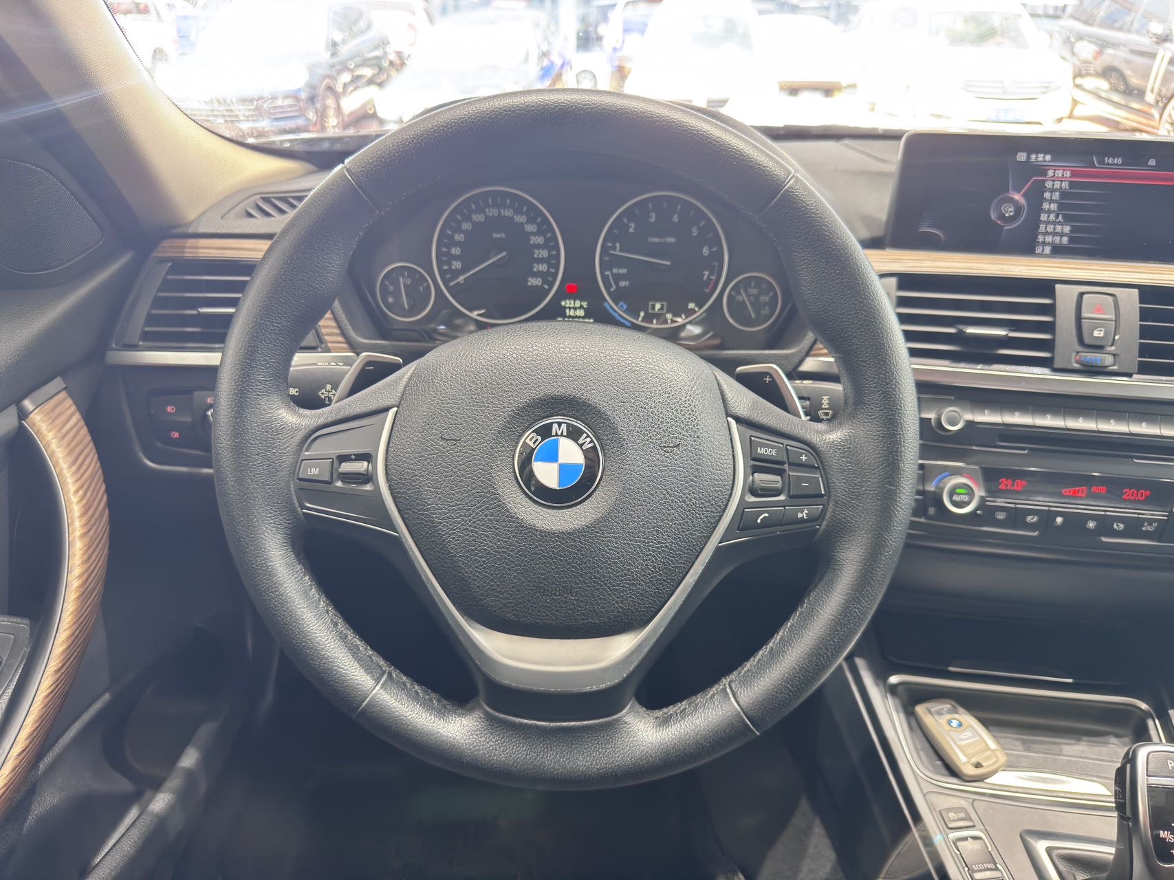 BMW 3 Series 2014 car image #11