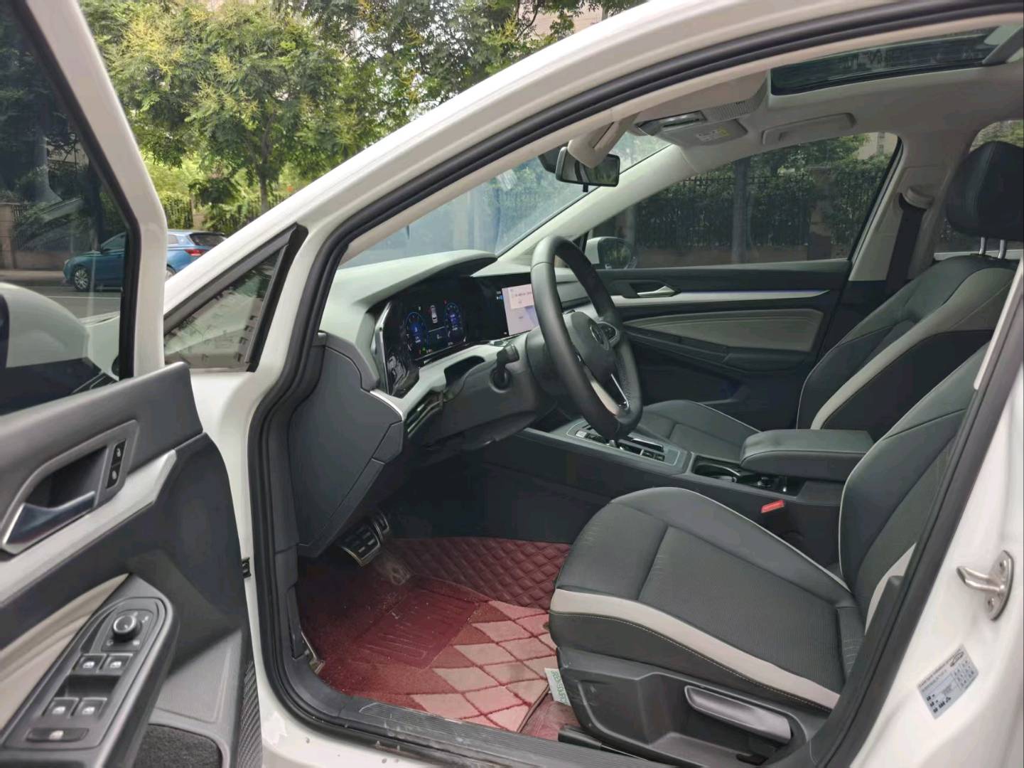Volkswagen Golf 2022 car image #6