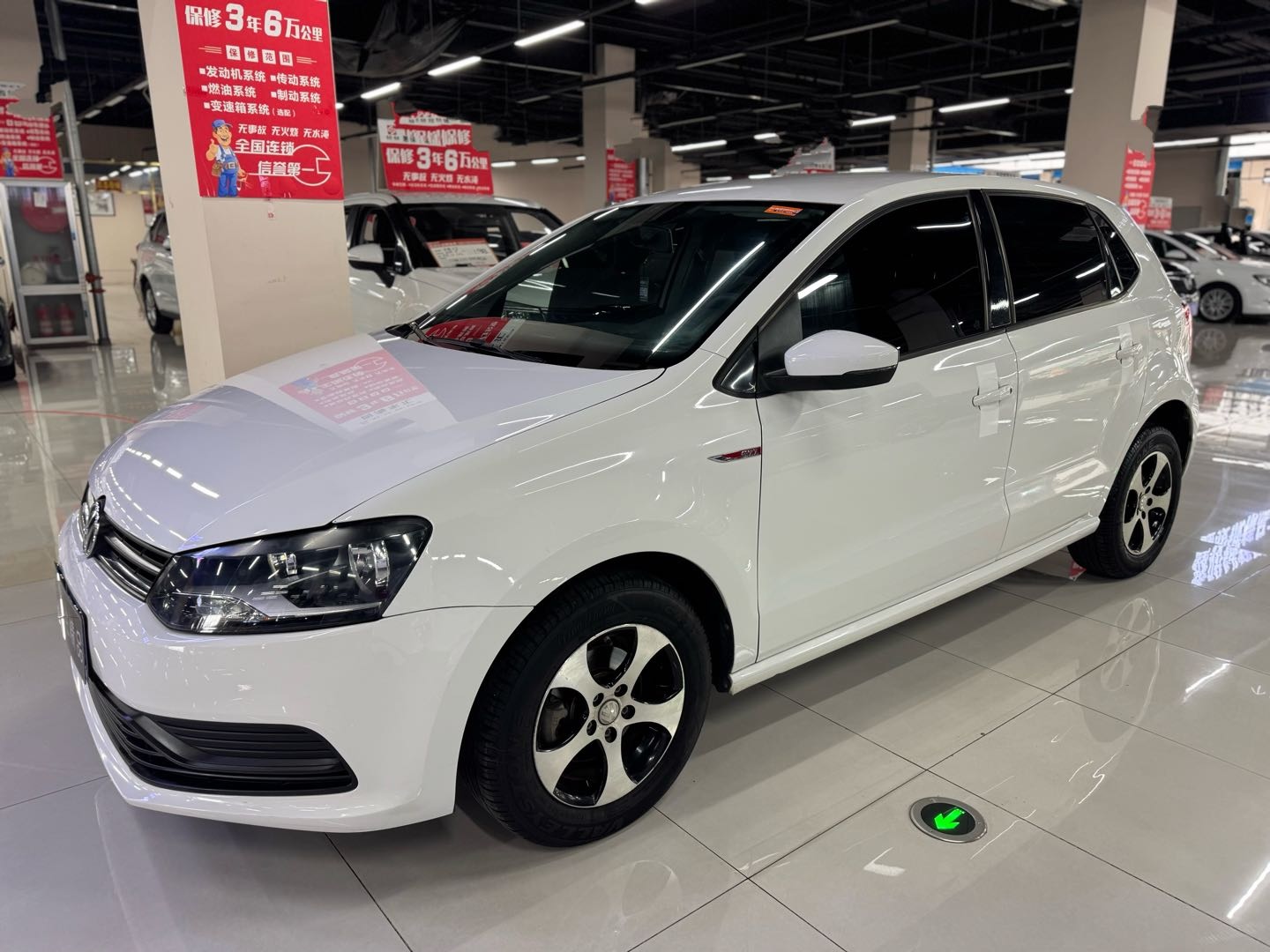 Volkswagen Polo 2018 car image #2
