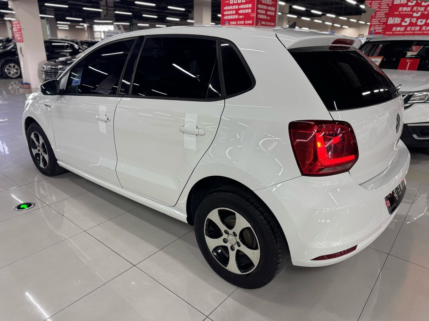 Volkswagen Polo 2018 car image #9