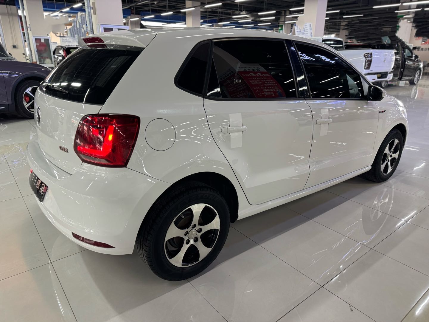 Volkswagen Polo 2018 car image #11