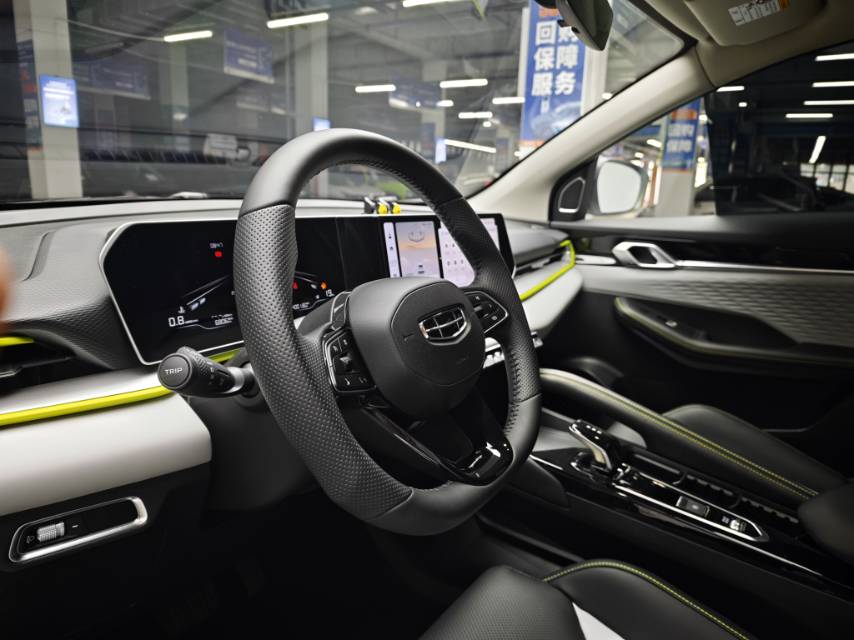 GEELY Coolray 2023 #10 GEELY Coolray 2023 car image #10
