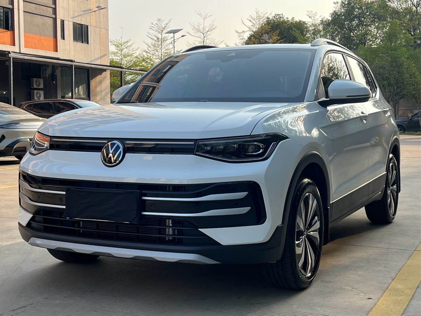 Volkswagen Tharu 2025 #2 Volkswagen Tharu 2025 car image #2