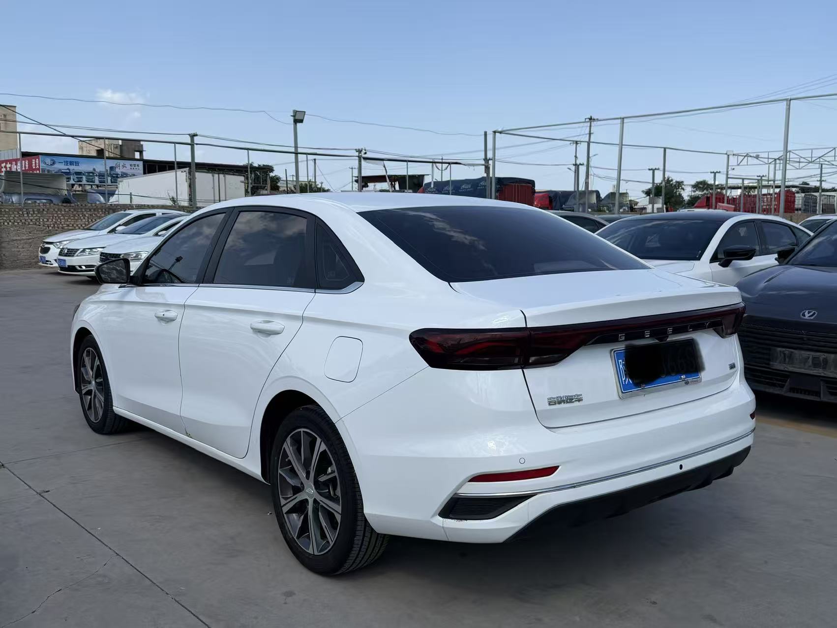 GEELY Emgrand 2023 #11 GEELY Emgrand 2023 صورة سيارة #11