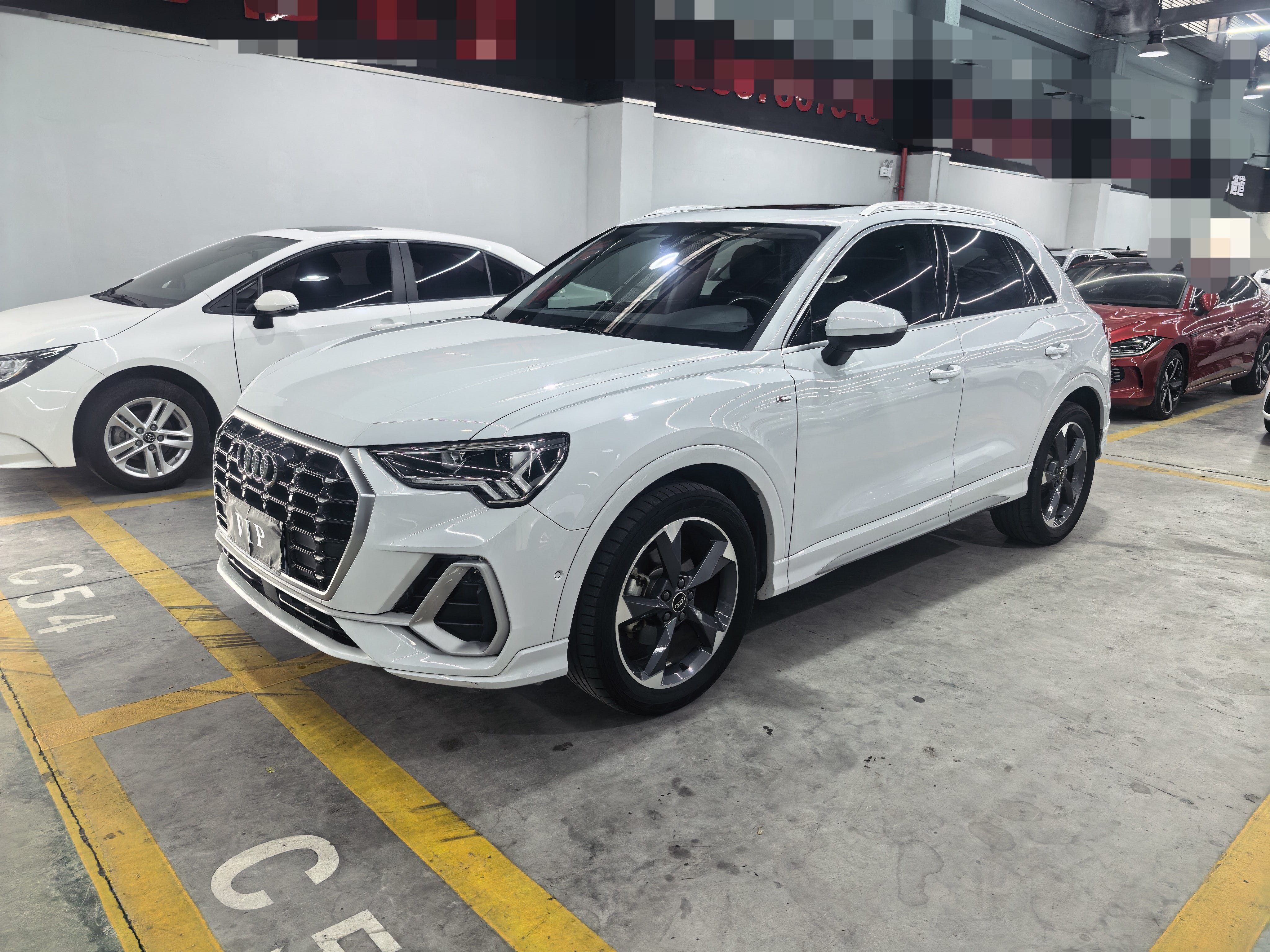 Audi Q3 2022 car image #2
