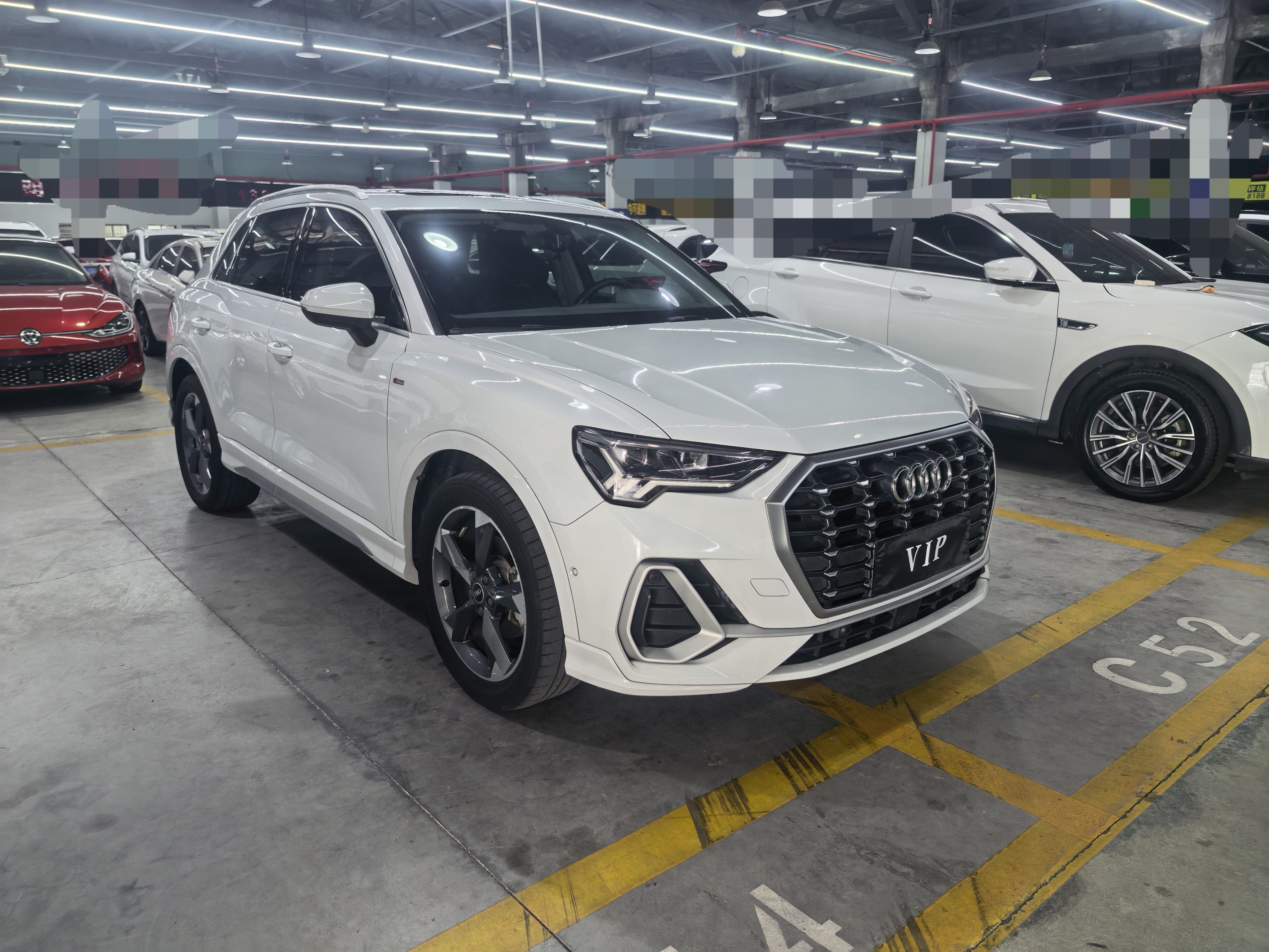 Audi Q3 2022 car image #5