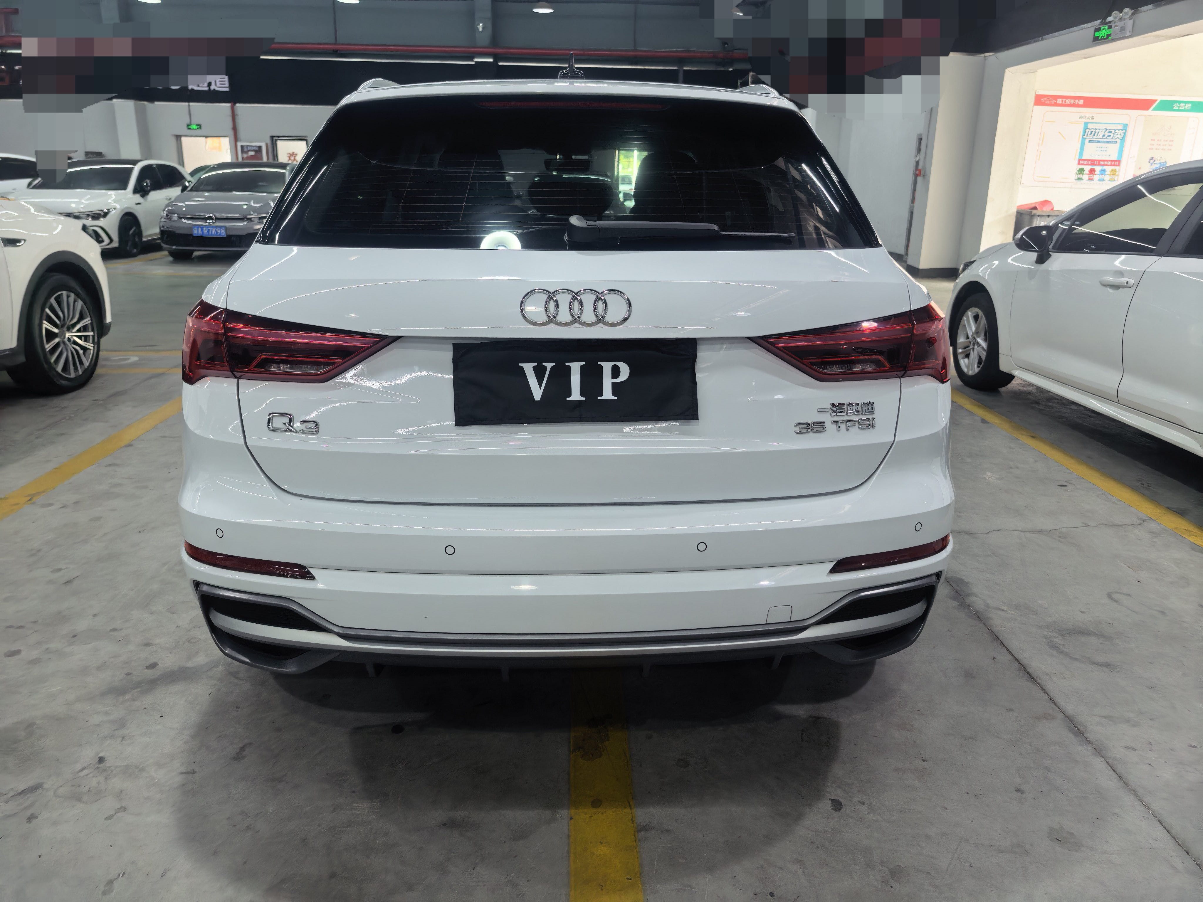 Audi Q3 2022 car image #10