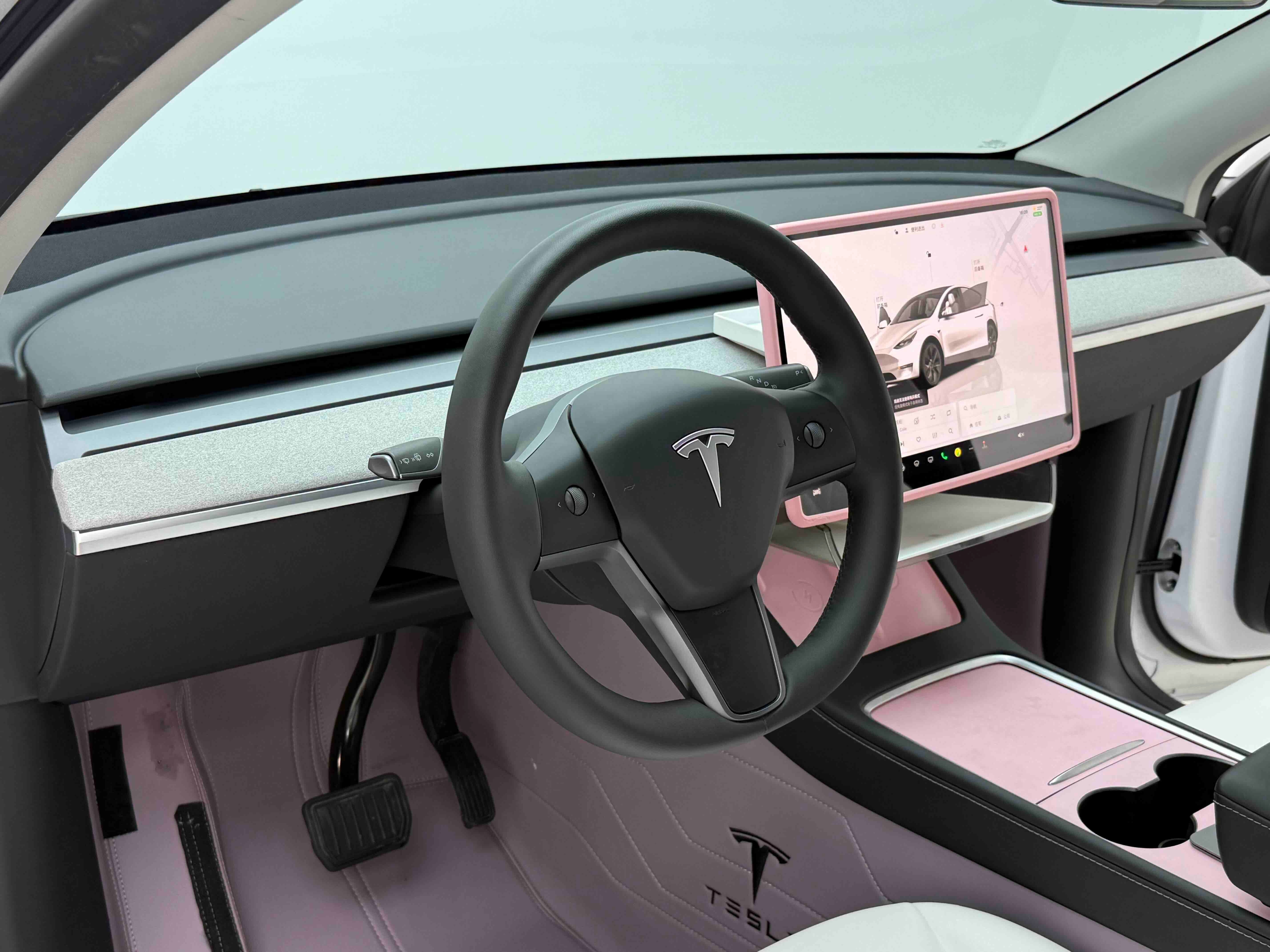 Tesla Model Y 2024 #7 Tesla Model Y 2024 car image #7