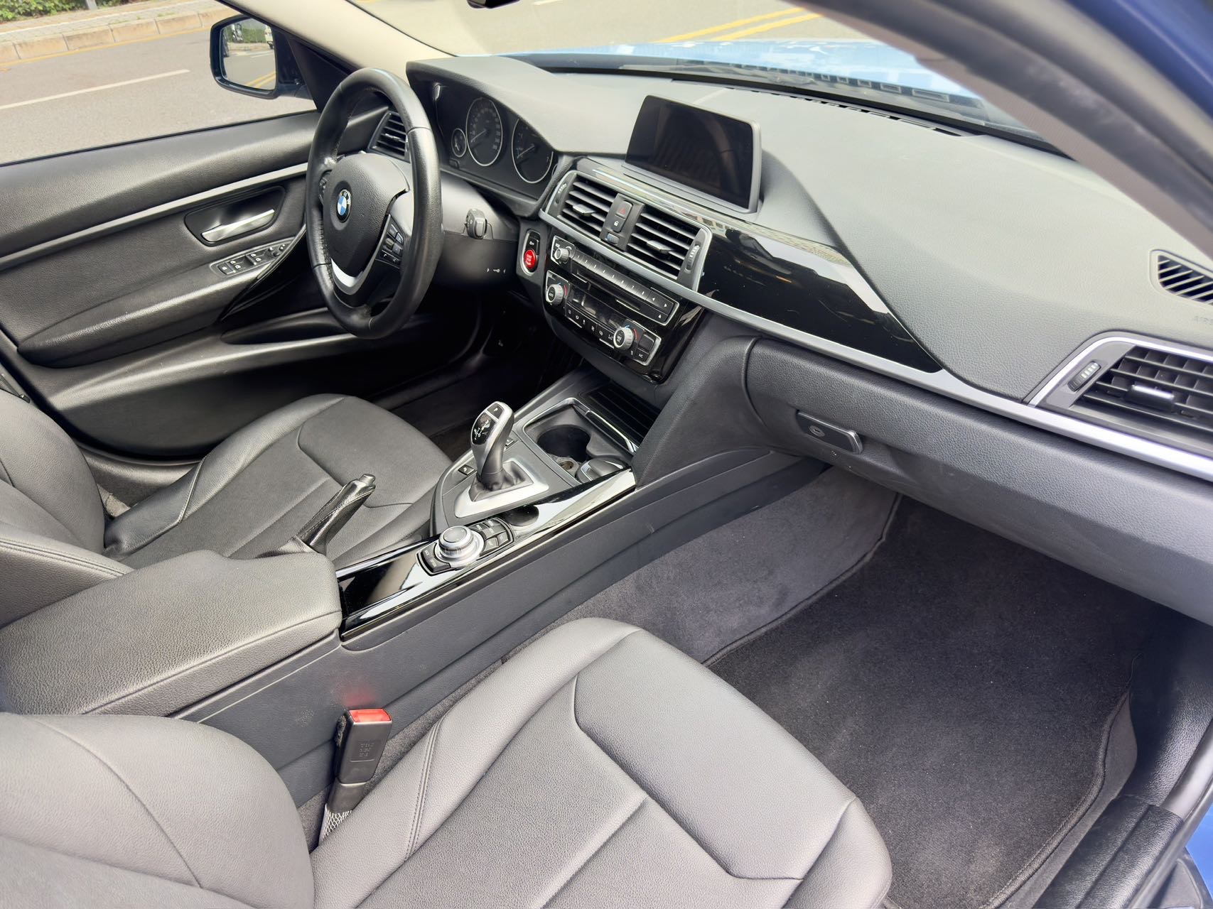 BMW 3 Series 2017 #9 BMW 3 Series 2017 car image #9