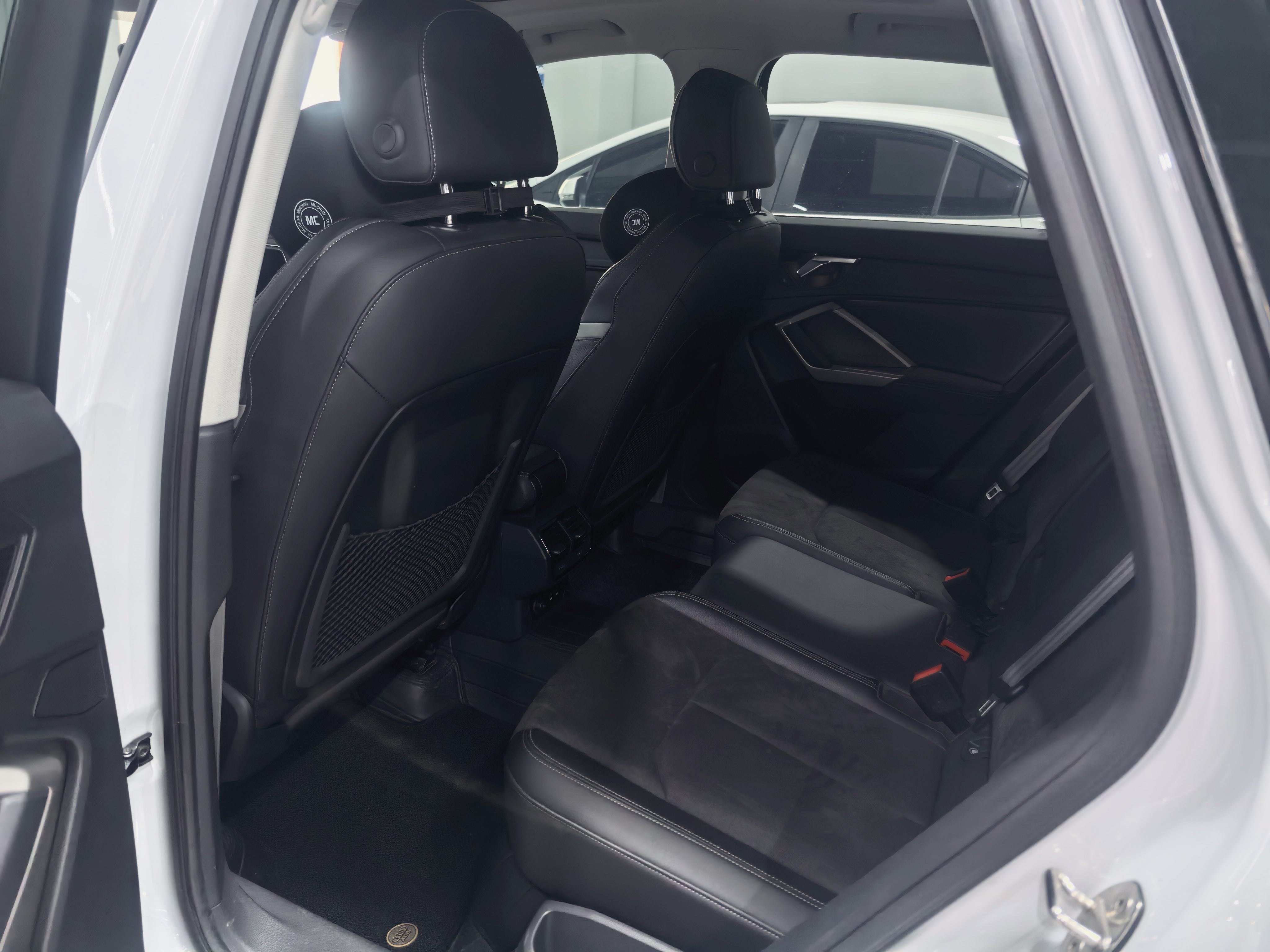 Audi Q3 2022 car image #7