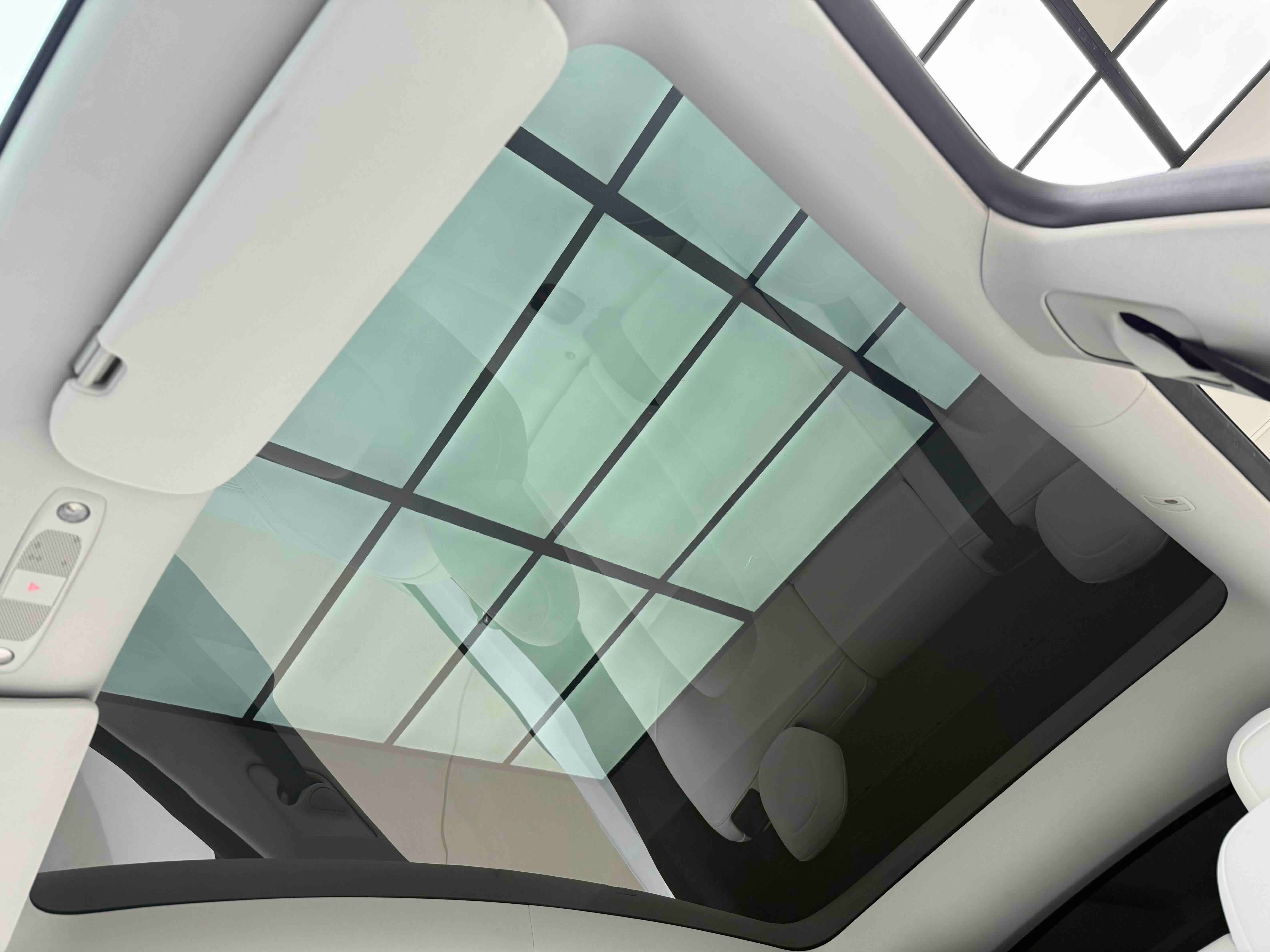 Tesla Model Y 2024 #12 Tesla Model Y 2024 car image #12