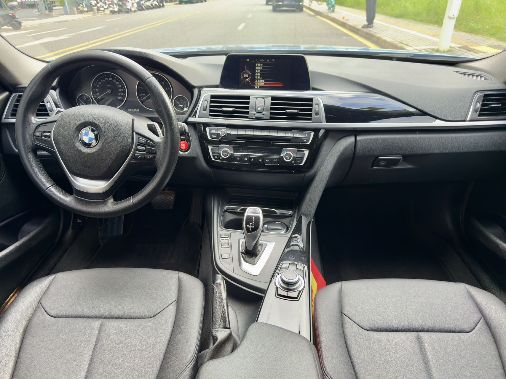 BMW 3 Series 2017 #7 BMW 3 Series 2017 car image #7