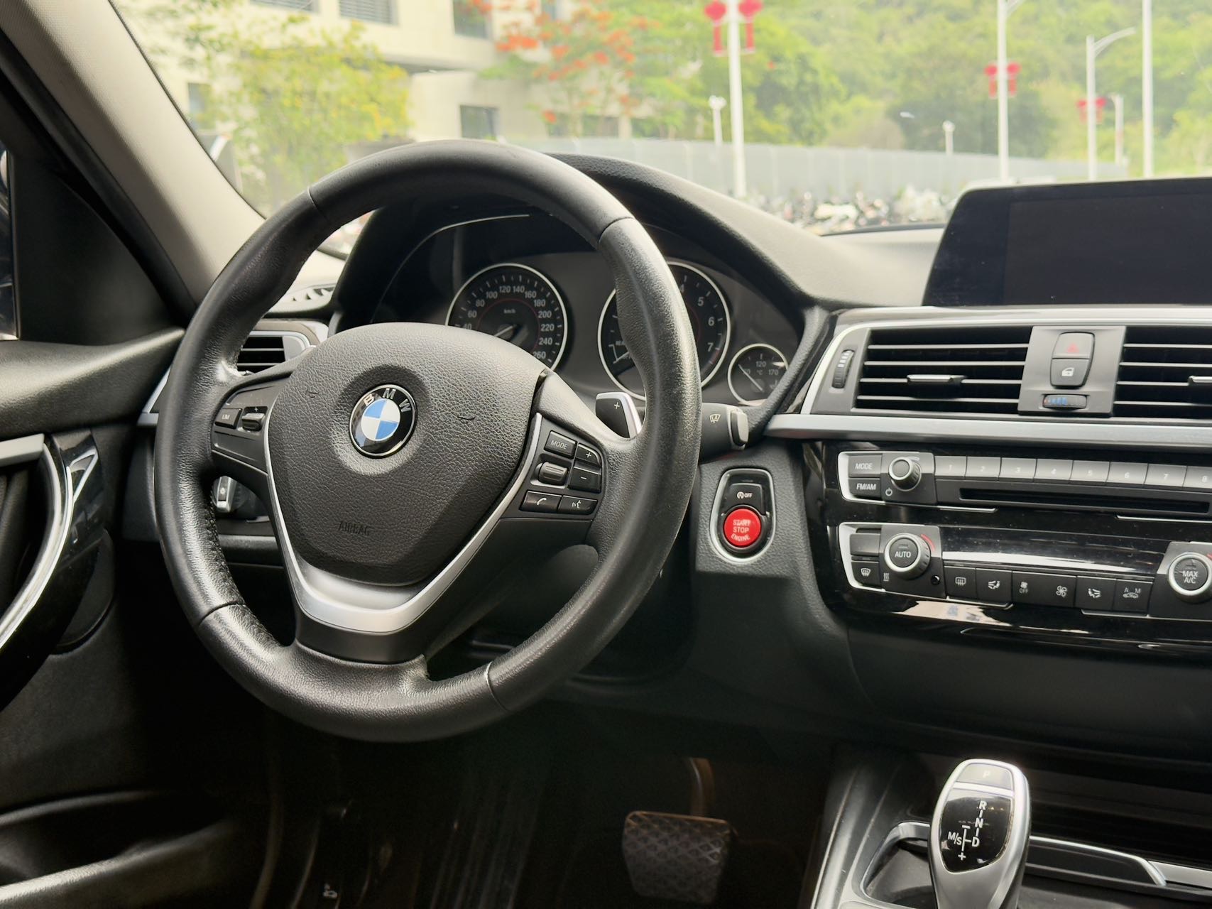 BMW 3 Series 2017 #8 BMW 3 Series 2017 car image #8