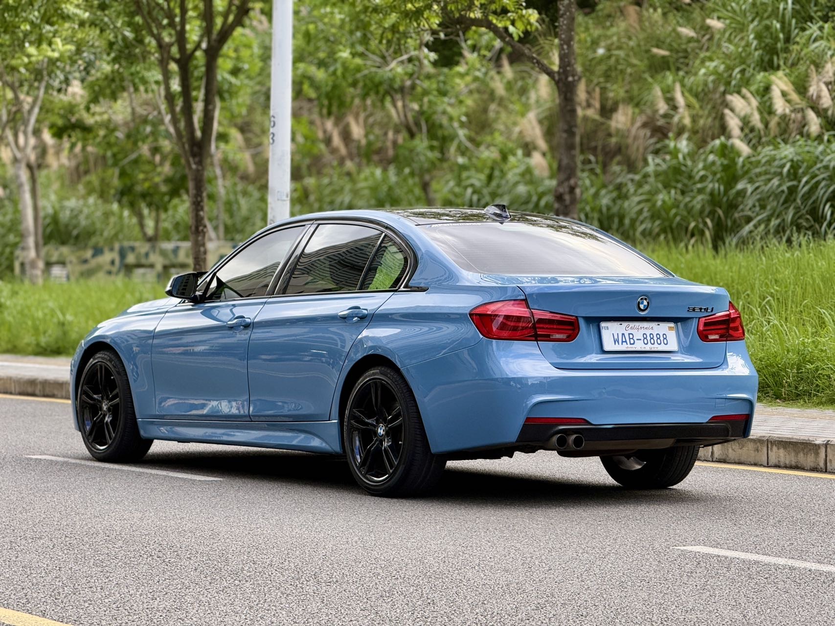 BMW 3 Series 2017 #10 BMW 3 Series 2017 car image #10