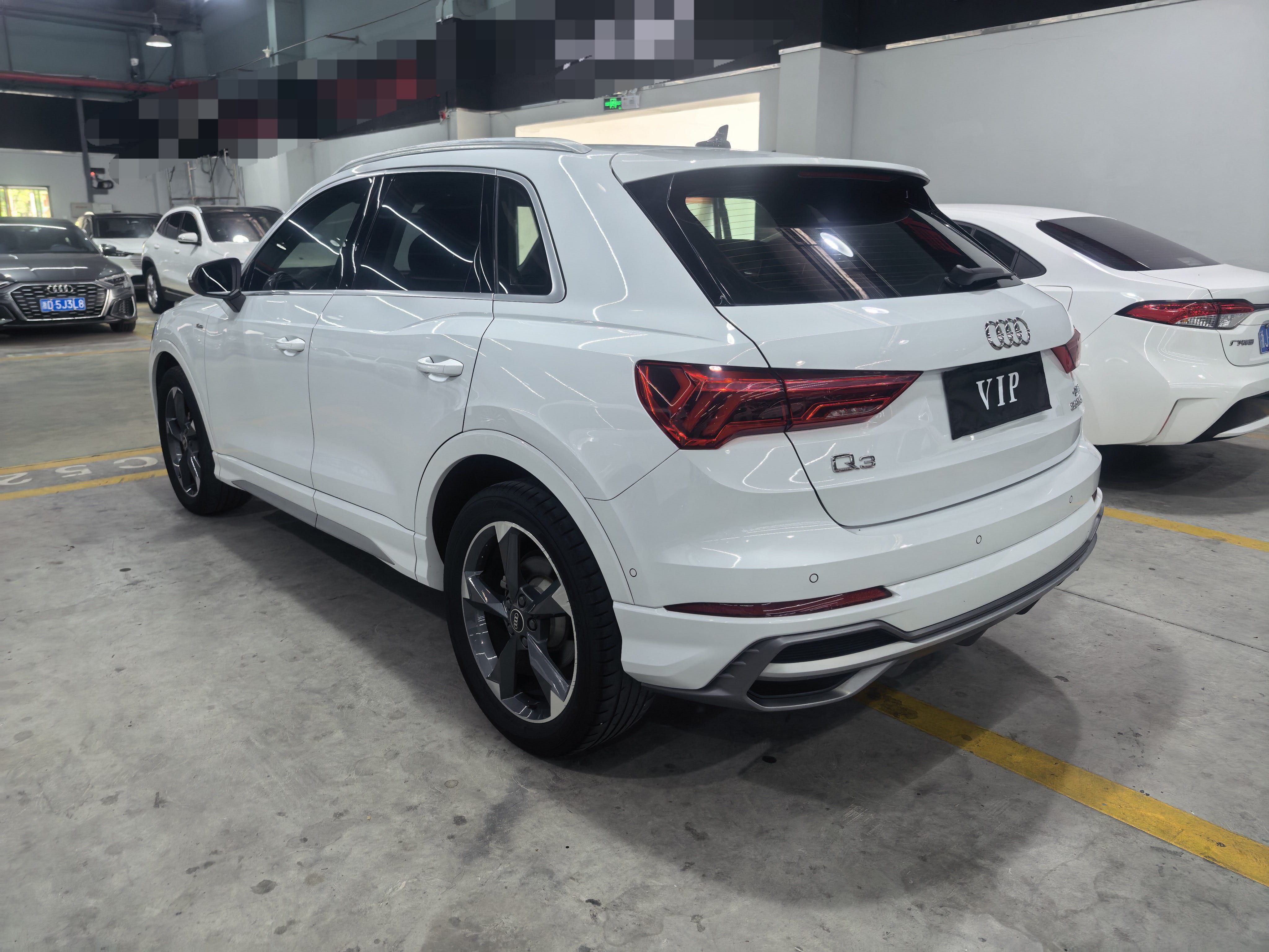 Audi Q3 2022 car image #11