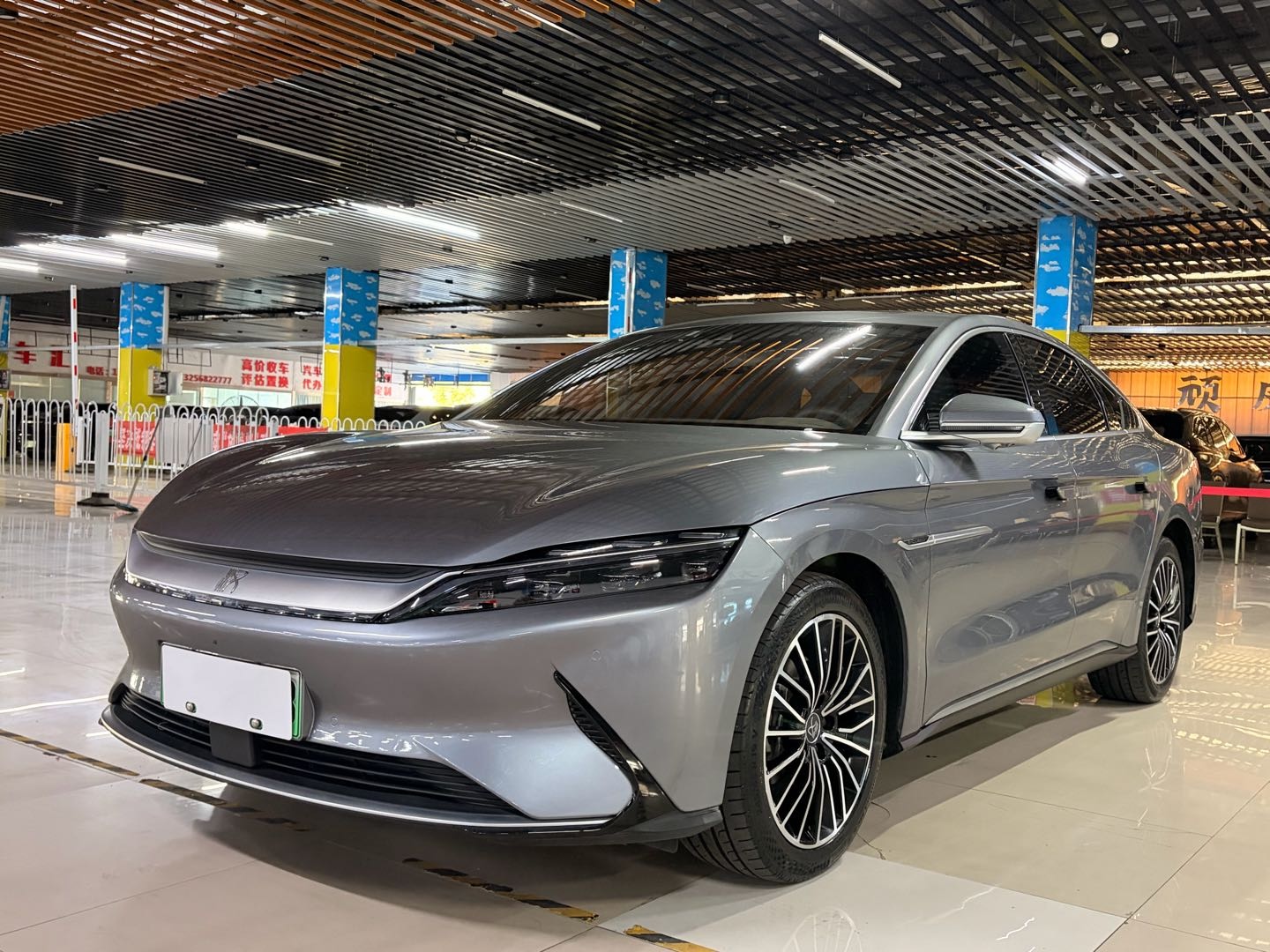 2023 immagine di auto #2