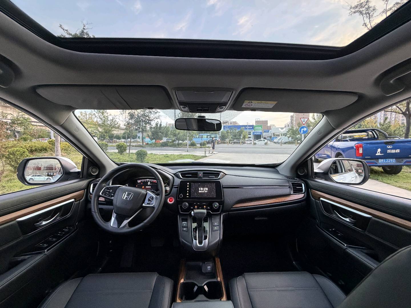 Honda CR-V 2019 #11 Honda CR-V 2019 car image #11