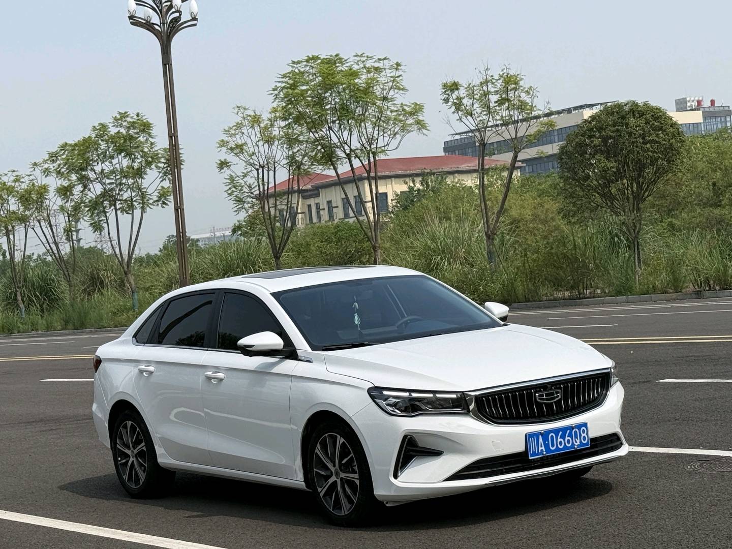 GEELY Emgrand 2022 car image #5