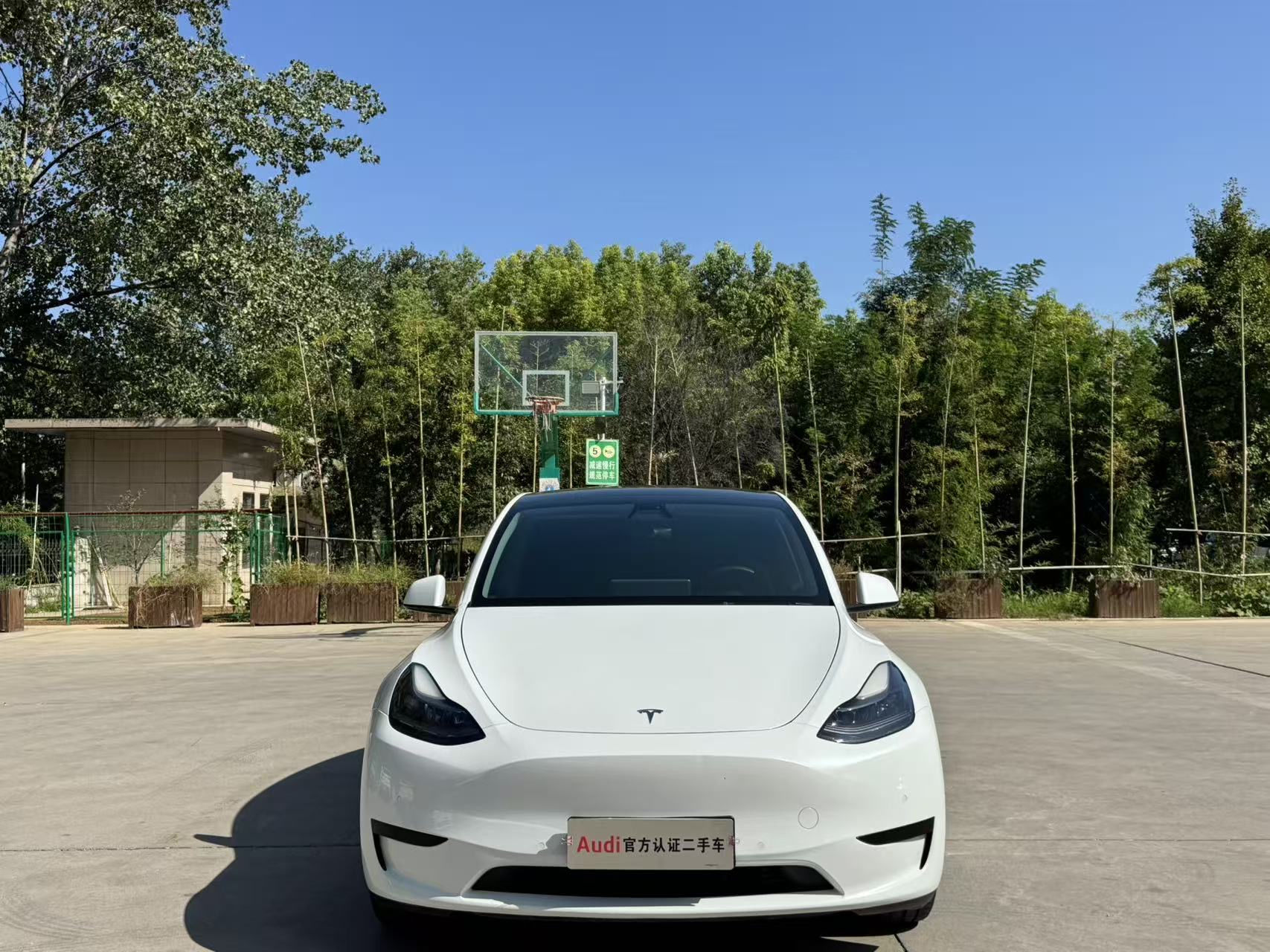 Tesla Model Y 2022 car image #4