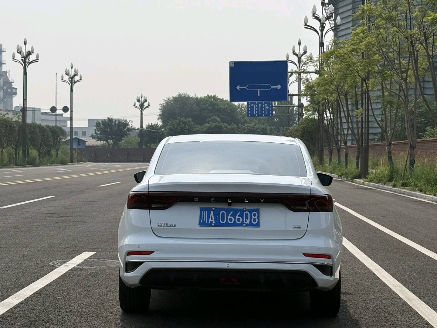 GEELY Emgrand 2022 car image #7