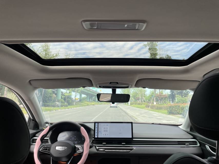 GEELY Emgrand 2025 #6 GEELY Emgrand 2025 car image #6