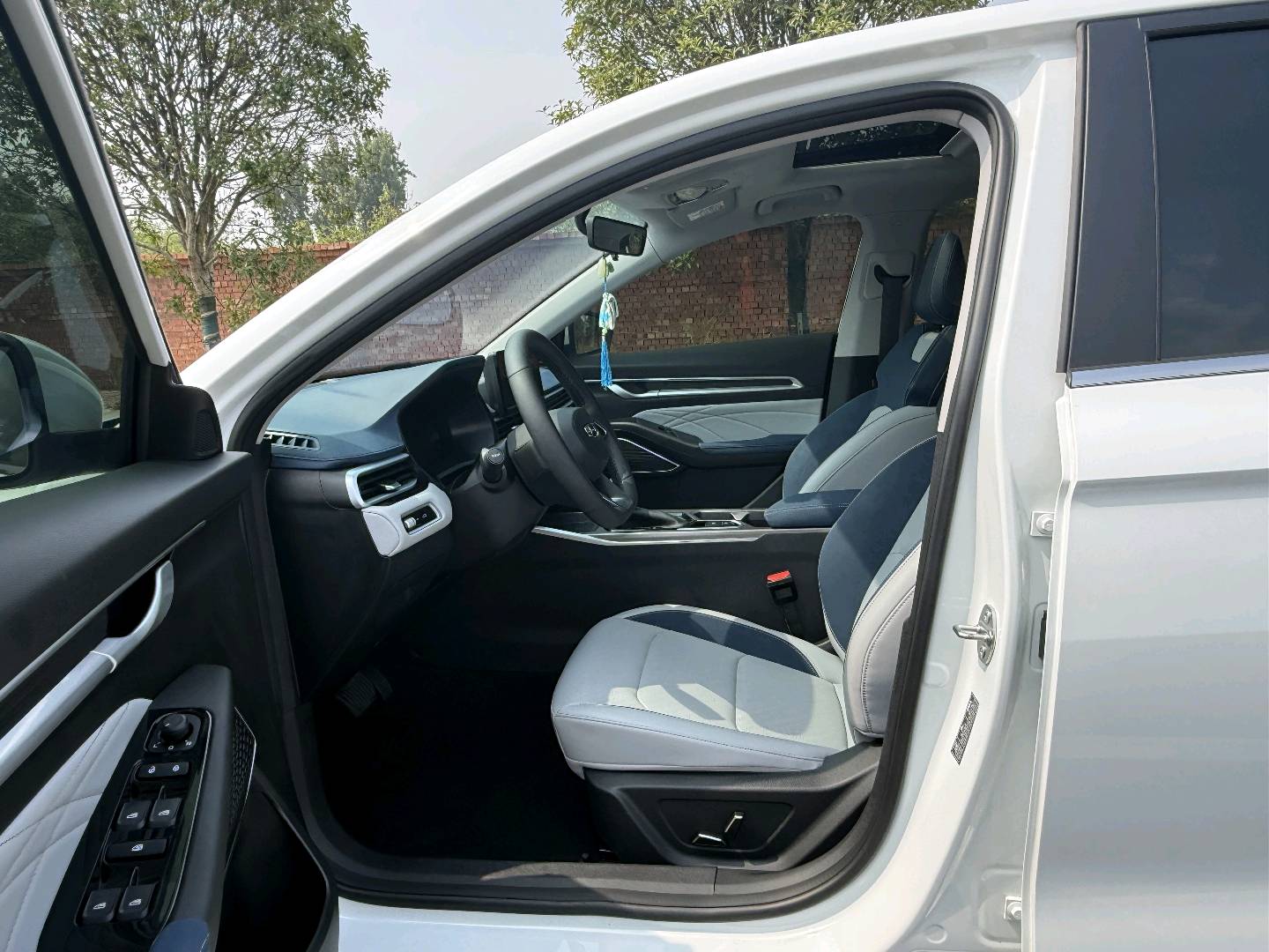 GEELY Emgrand 2022 car image #9