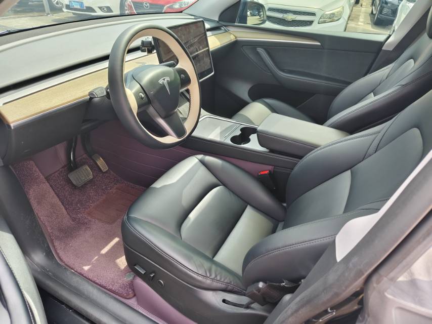 Tesla Model Y 2023 #4 Tesla Model Y 2023 car image #4
