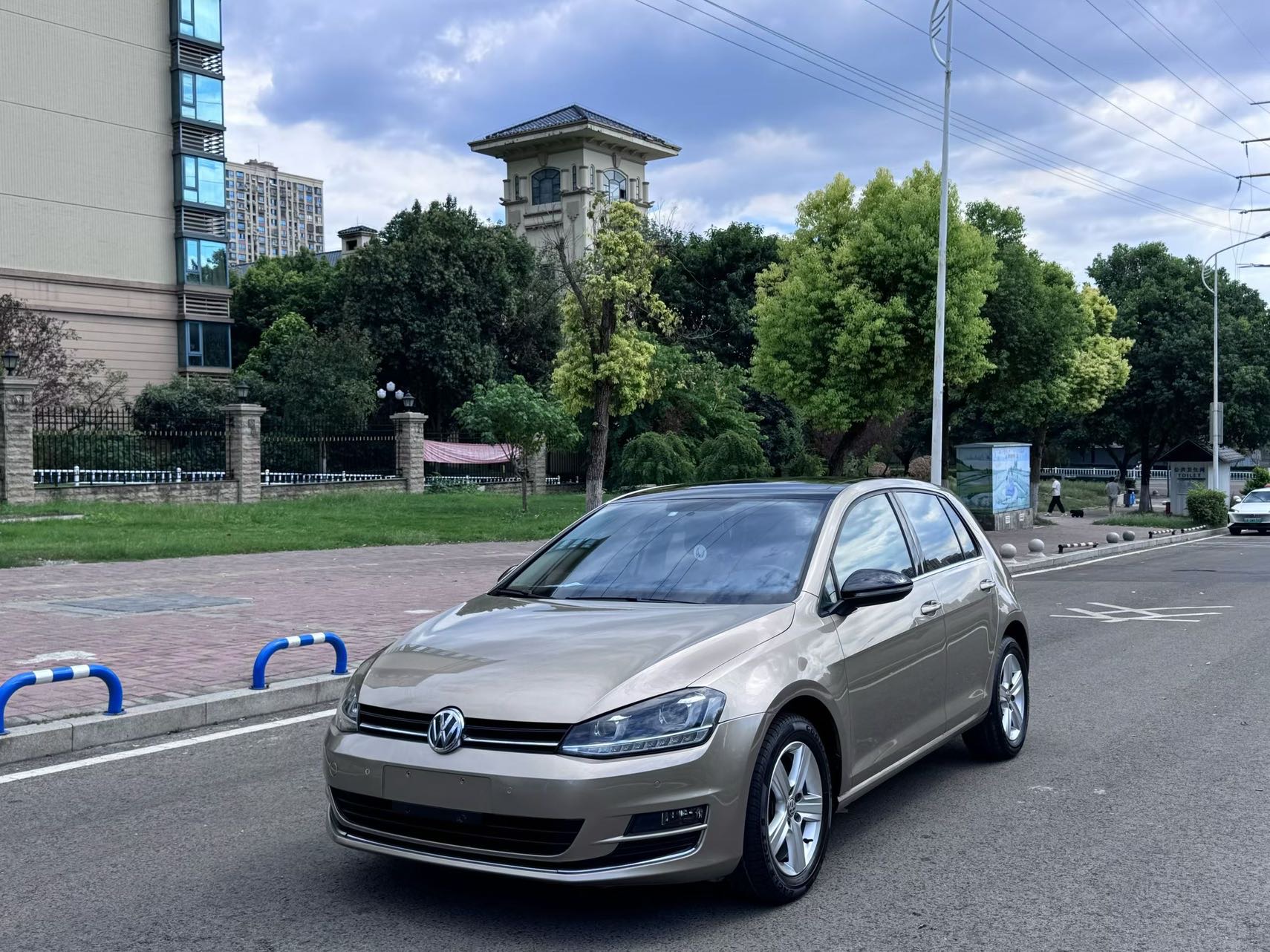 Volkswagen Golf 2017 Volkswagen Golf 2017 car image