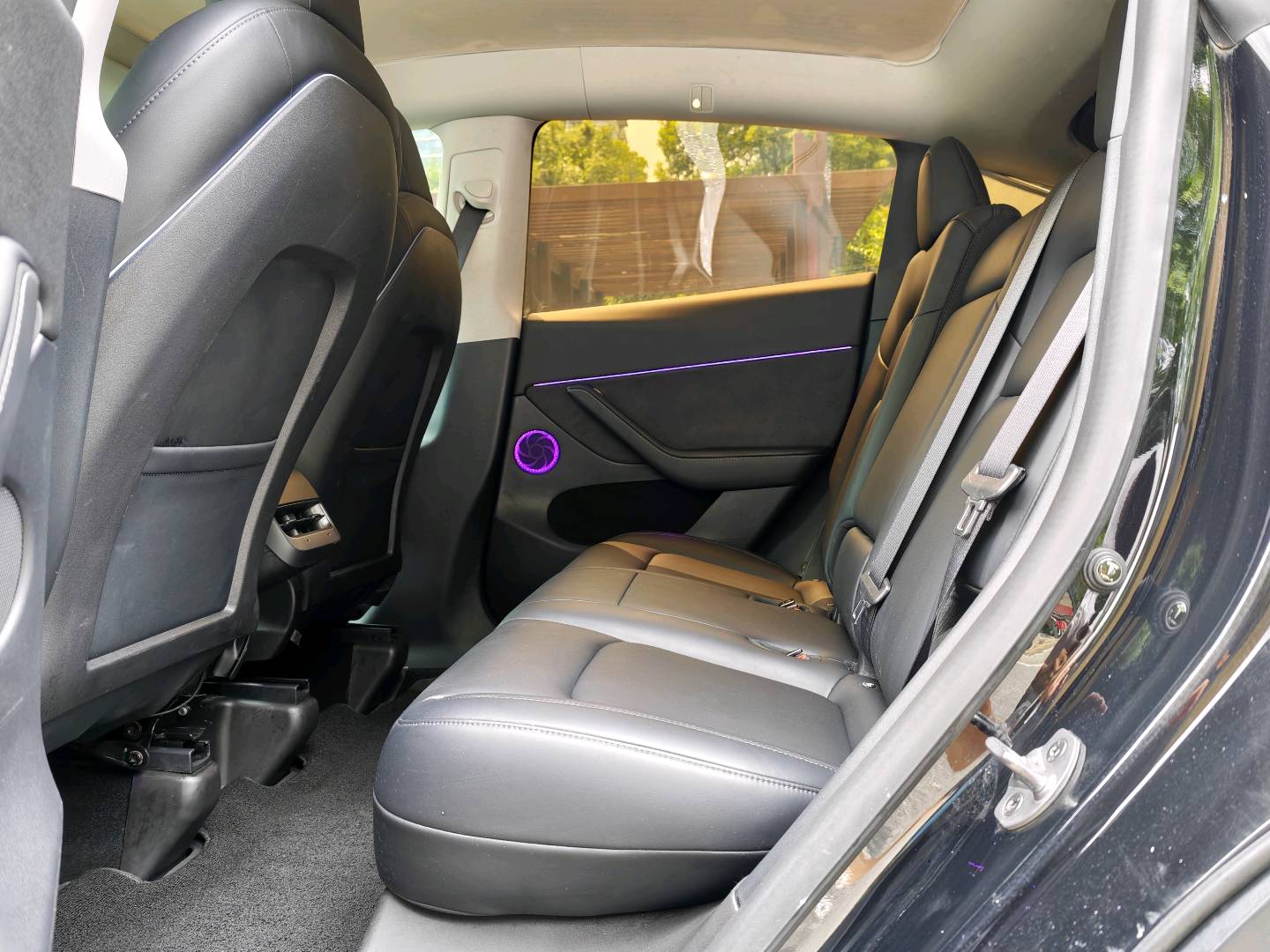 Tesla Model Y 2022 car image #8