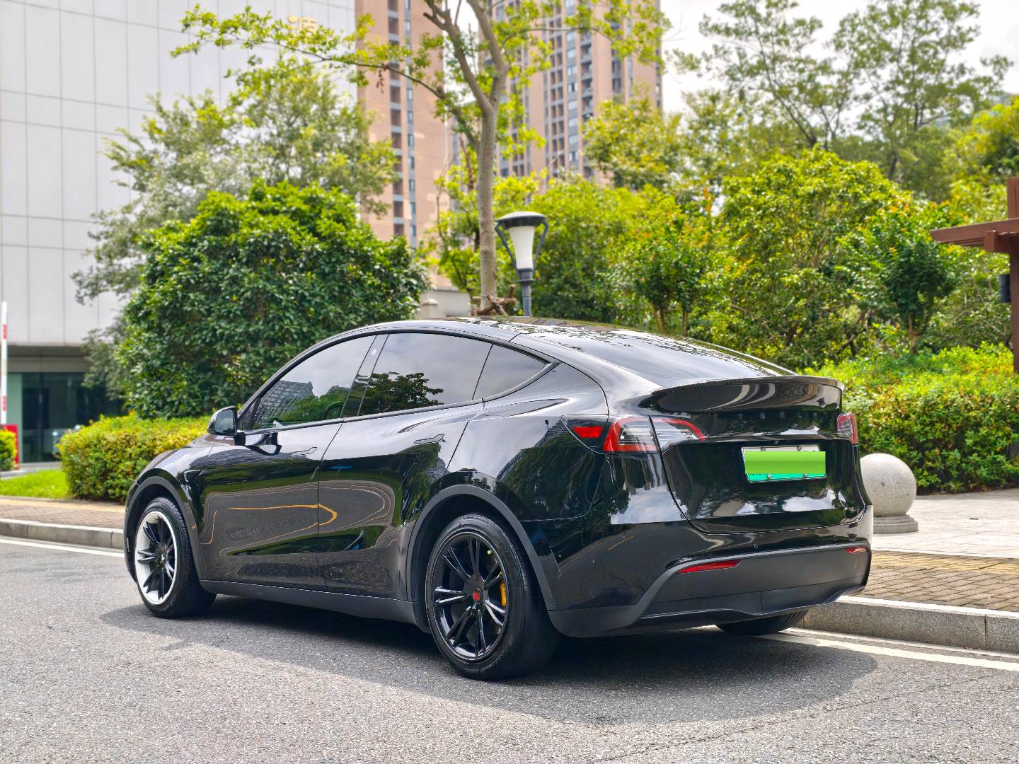 Tesla Model Y 2022 car image #10
