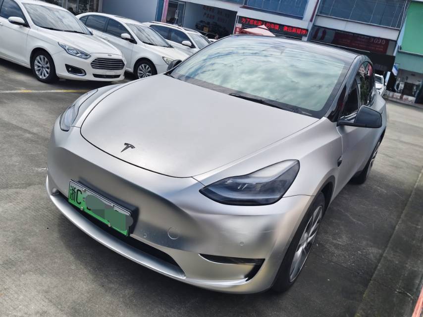 Tesla Model Y 2023 #2 Tesla Model Y 2023 car image #2