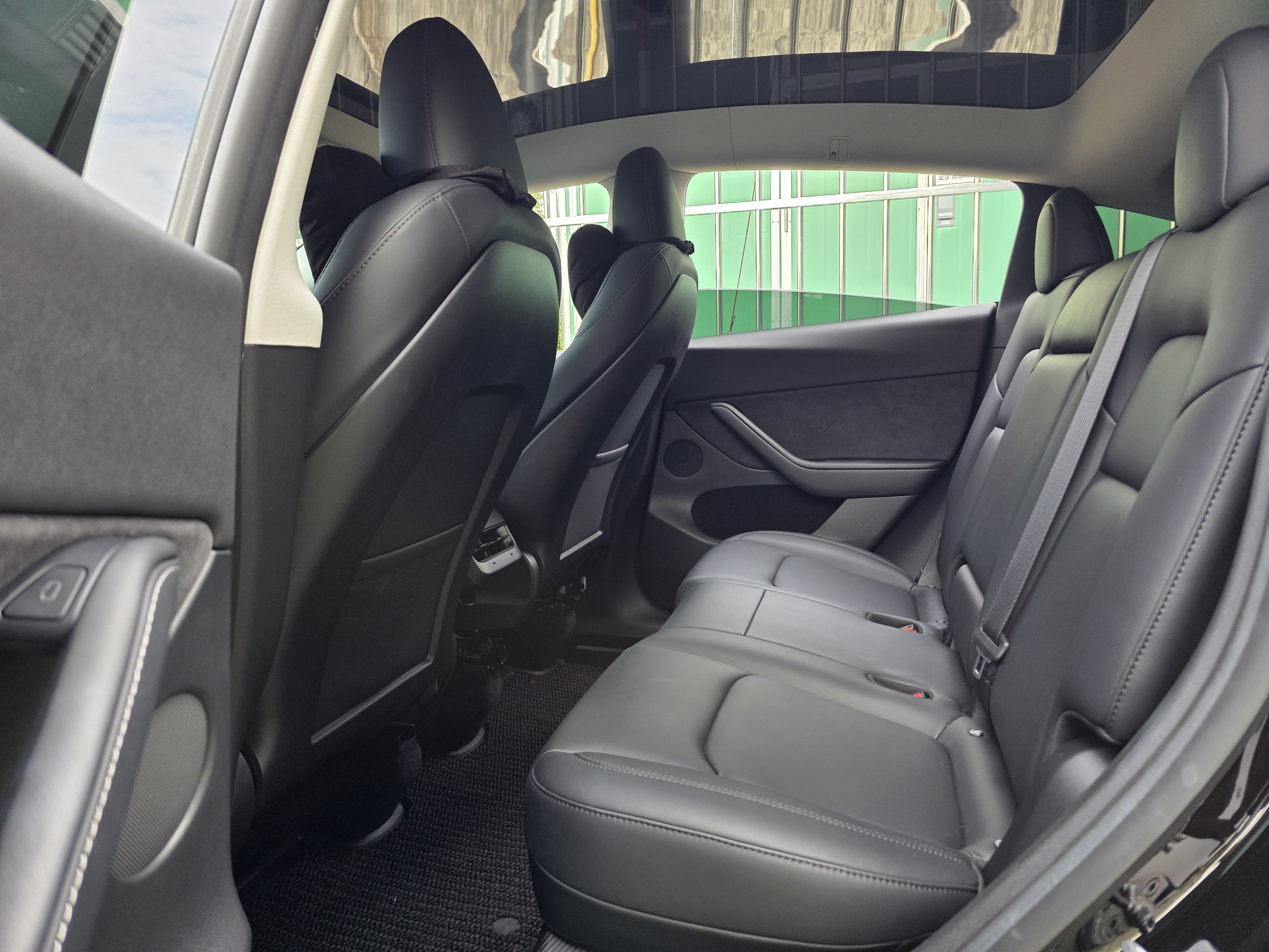 Tesla Model Y 2023 #8 Tesla Model Y 2023 car image #8