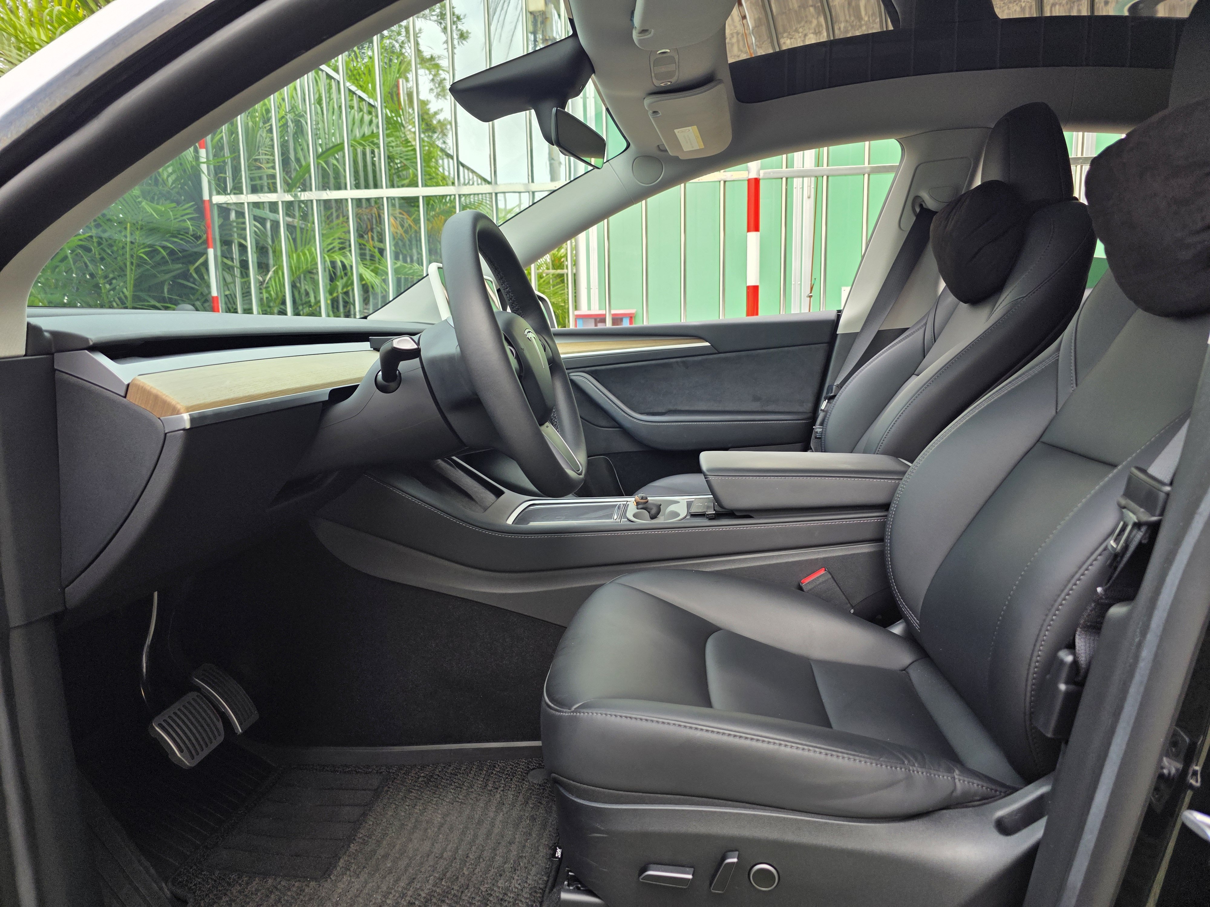 Tesla Model Y 2023 #7 Tesla Model Y 2023 car image #7