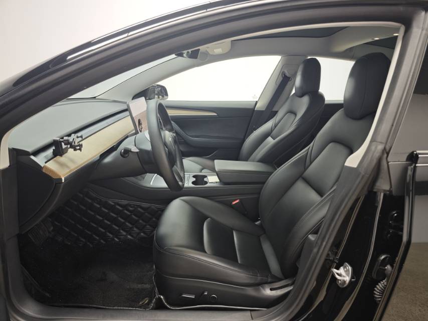 Tesla Model 3 2021 car image #9