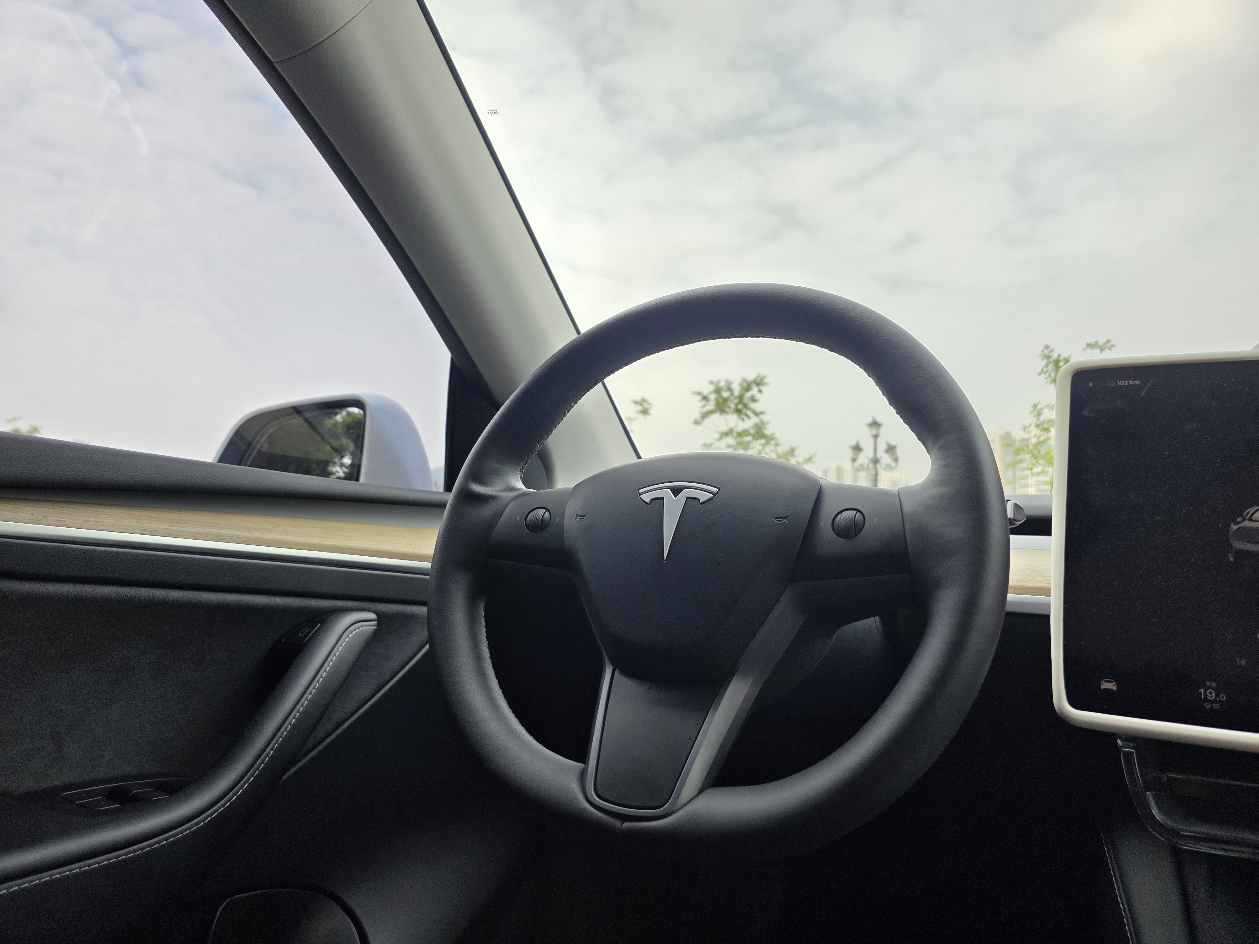 Tesla Model Y 2023 #10 Tesla Model Y 2023 car image #10