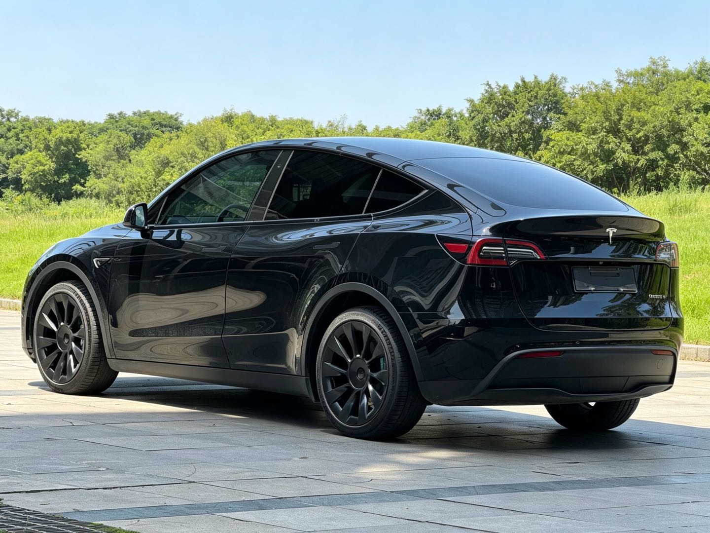 2021 car image #8