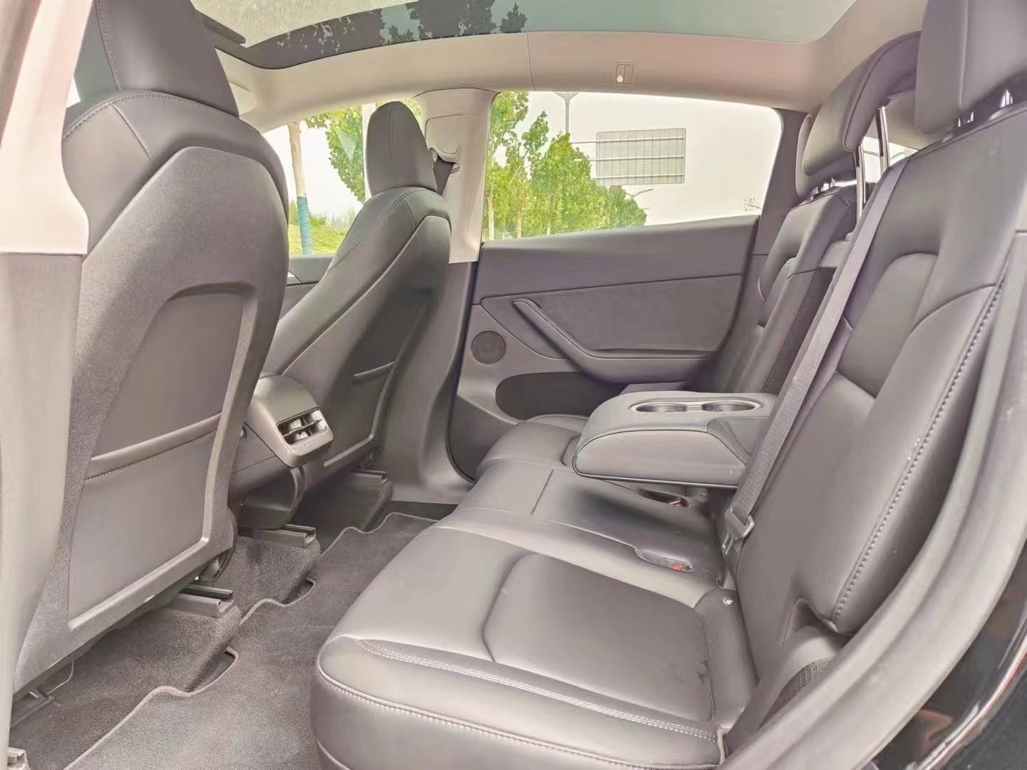 Tesla Model Y 2024 #8 Tesla Model Y 2024 car image #8