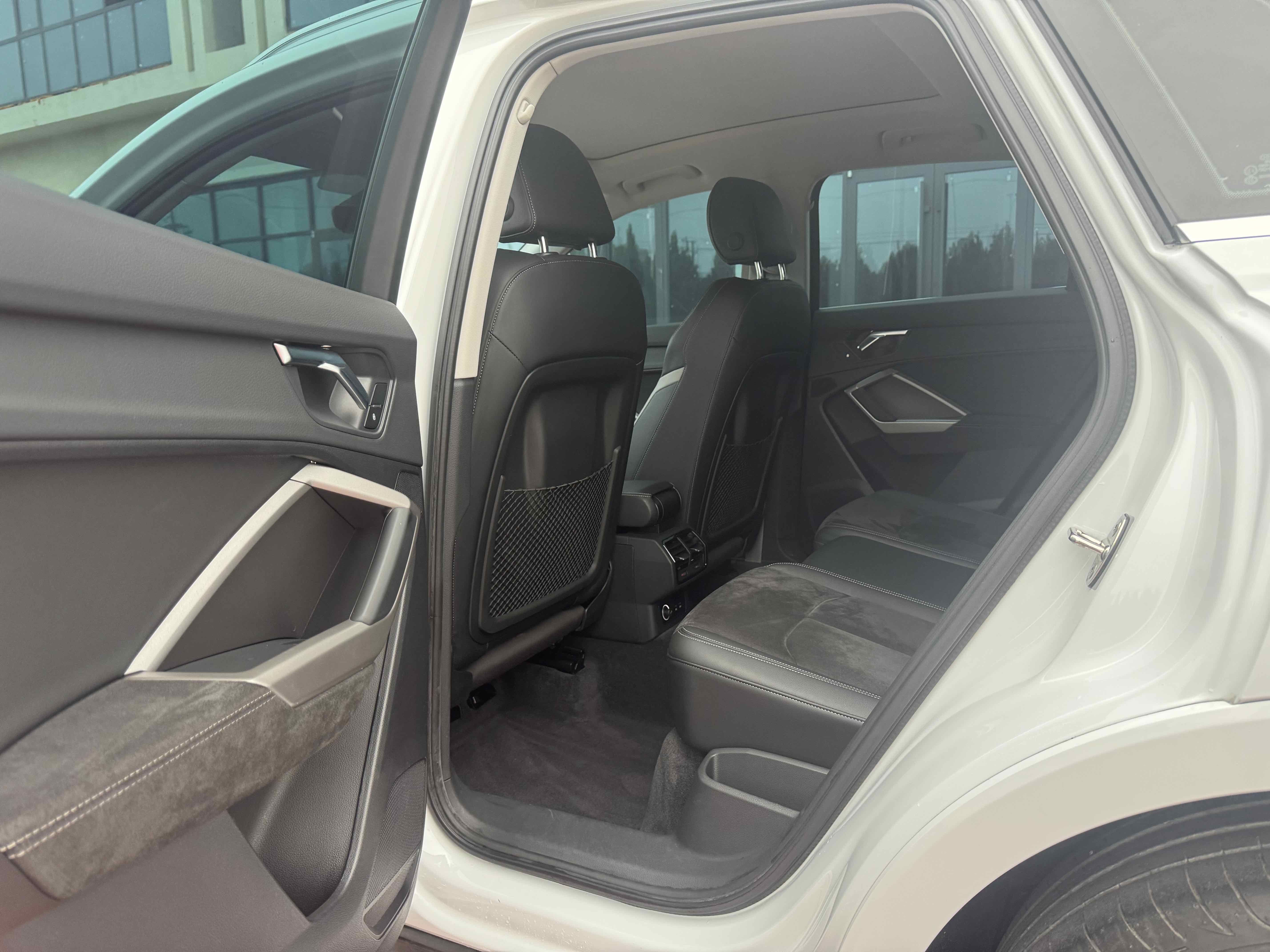 Audi Q3 2021 car image #8