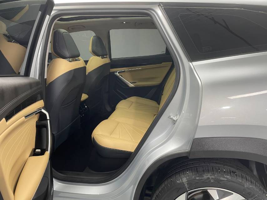 GEELY Boyue L 2023 car image #8