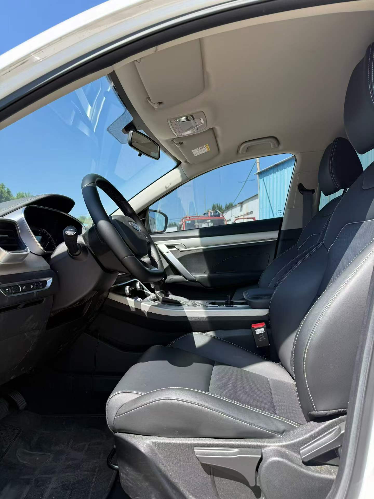 GEELY Coolray 2025 #5 GEELY Coolray 2025 car image #5