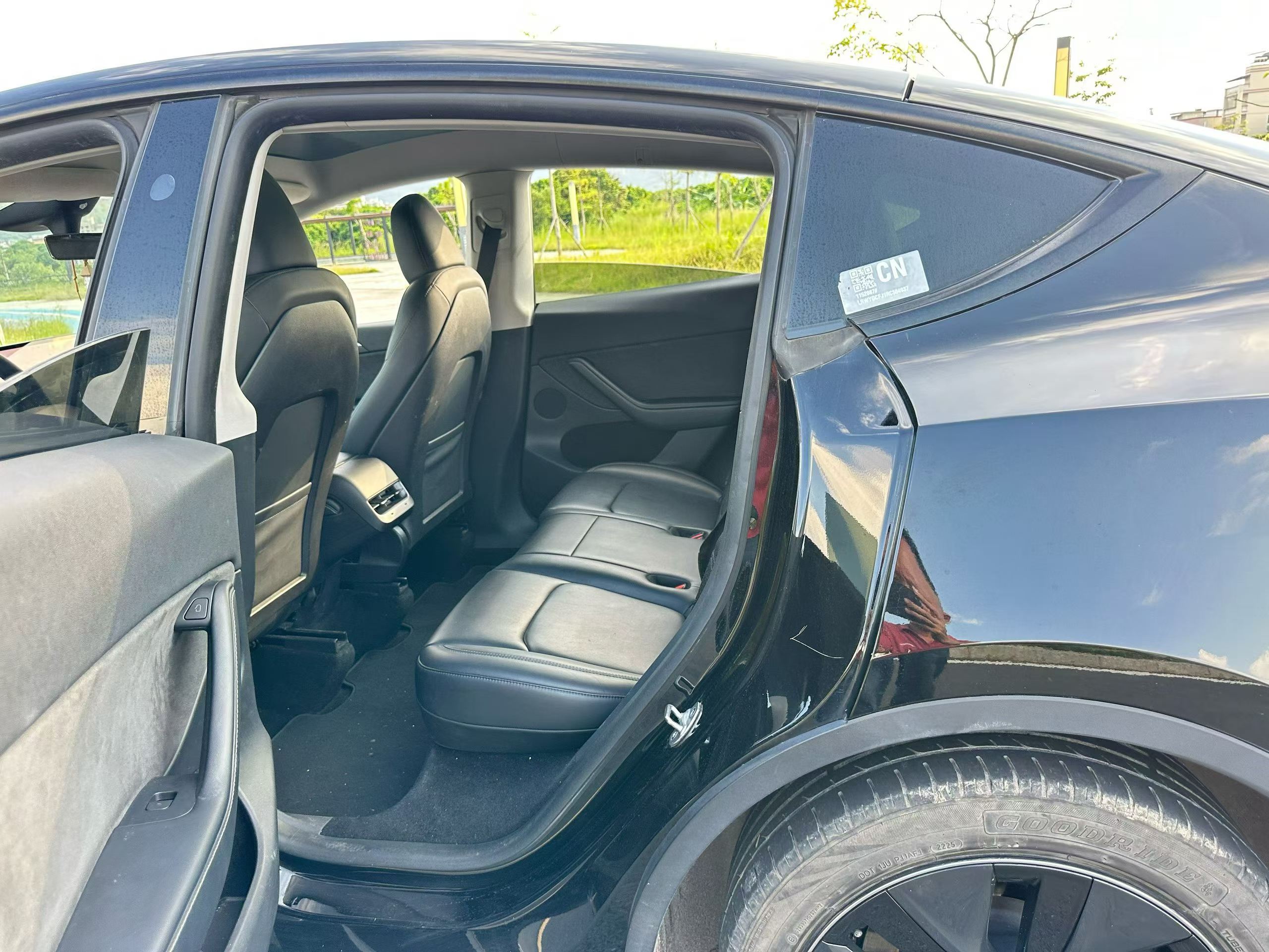 Tesla Model Y 2024 #6 Tesla Model Y 2024 car image #6